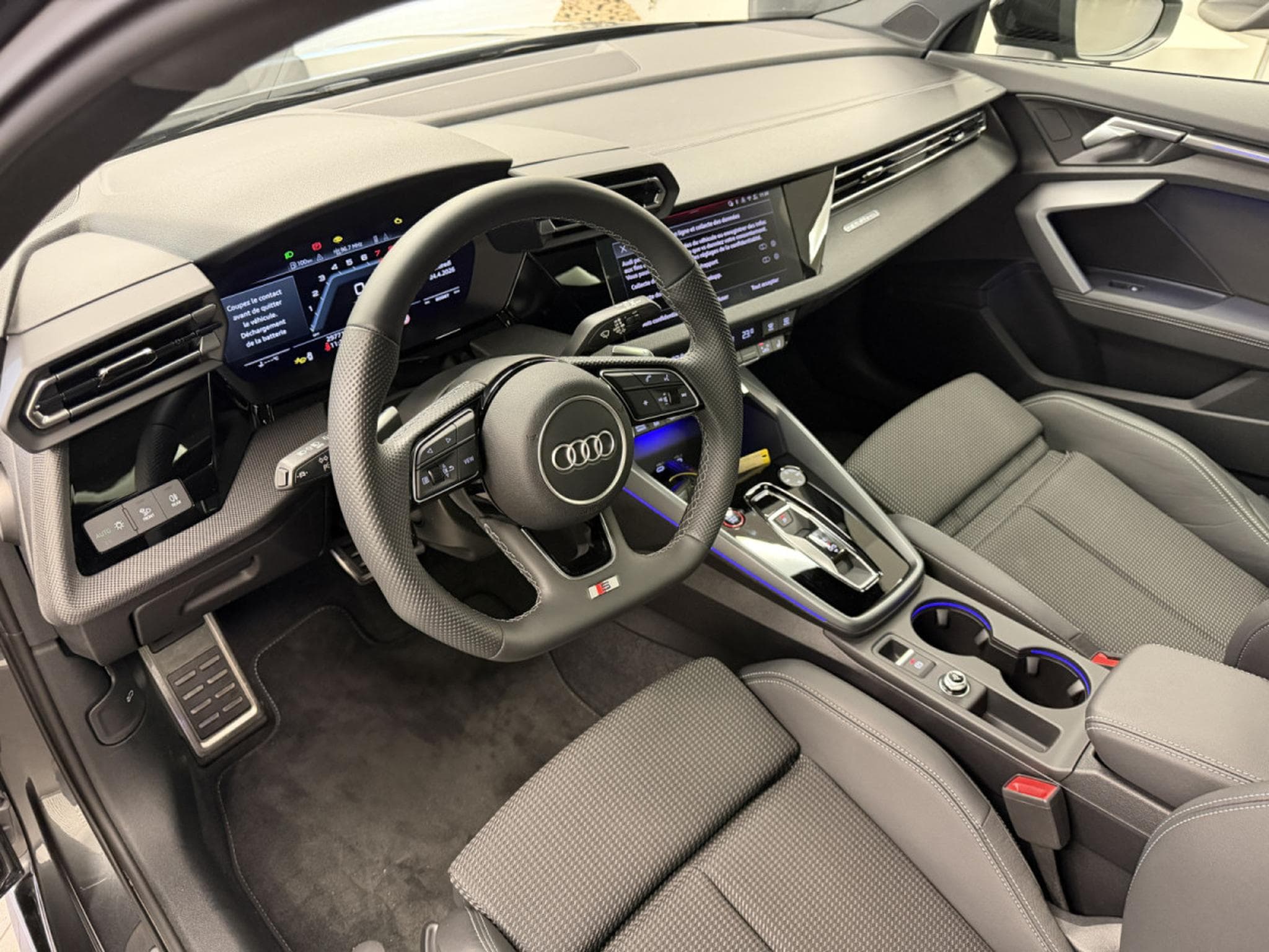 Audi S3 Sportback TFSI quattro 333 CV / 245 kW S tronic (2025) - Foto 4