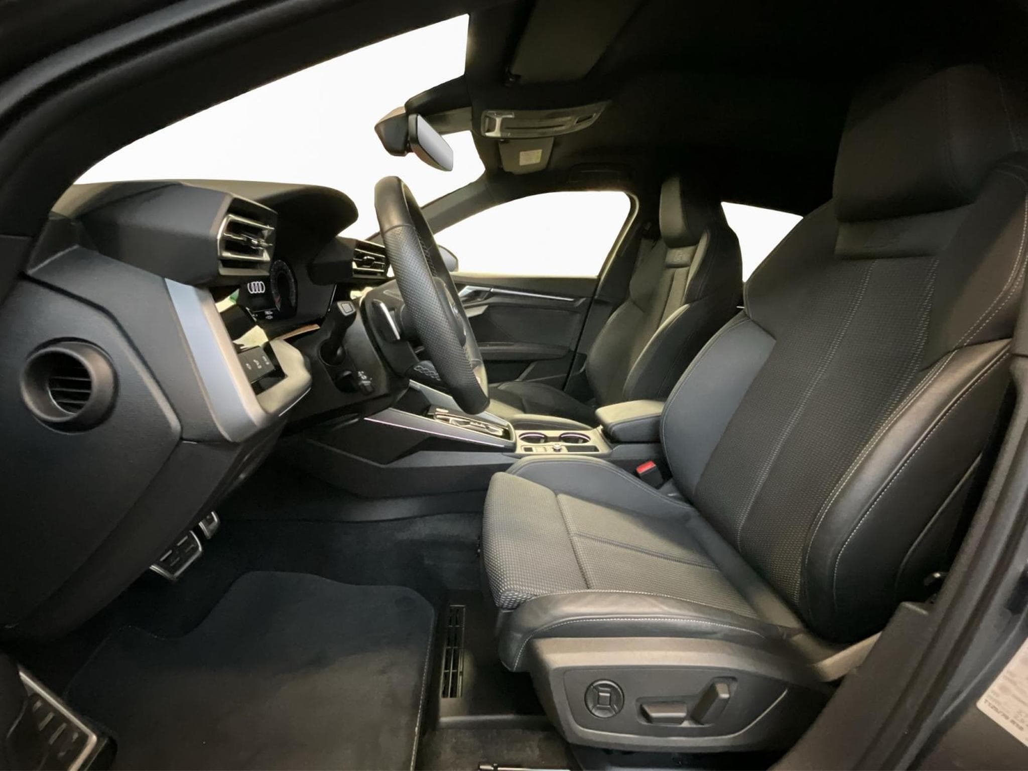 Audi A3 SB+S-Line+35TFSI+S-Tronic (2024) - Photo 9