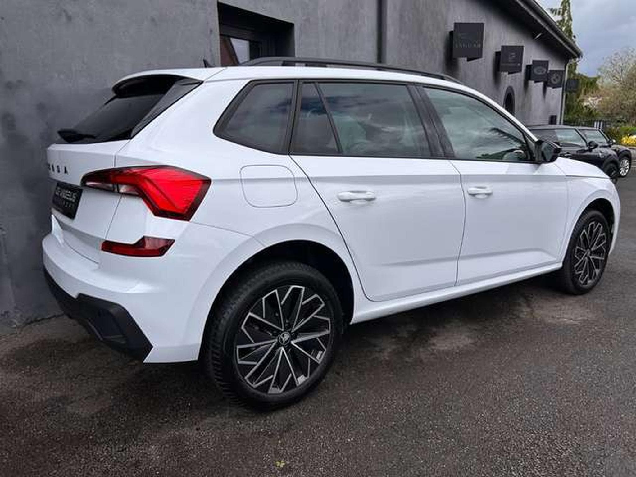Skoda Kamiq 1.0 TSI 116 EDITION PACK BLACK (2025) - Photo 11