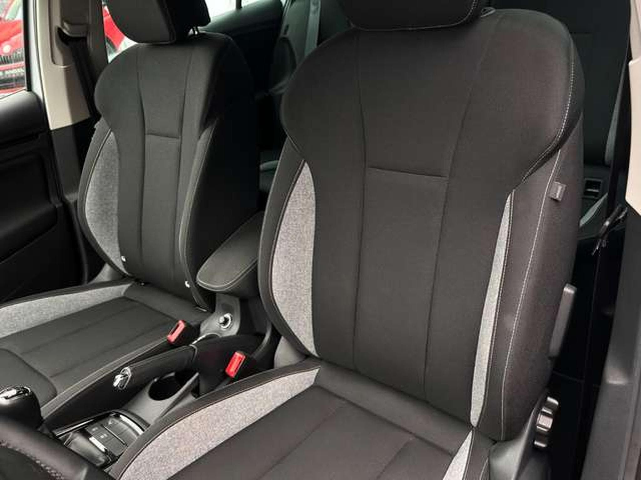 Skoda Kamiq 1.0 TSI 116 EDITION PACK BLACK (2025) - Photo 14