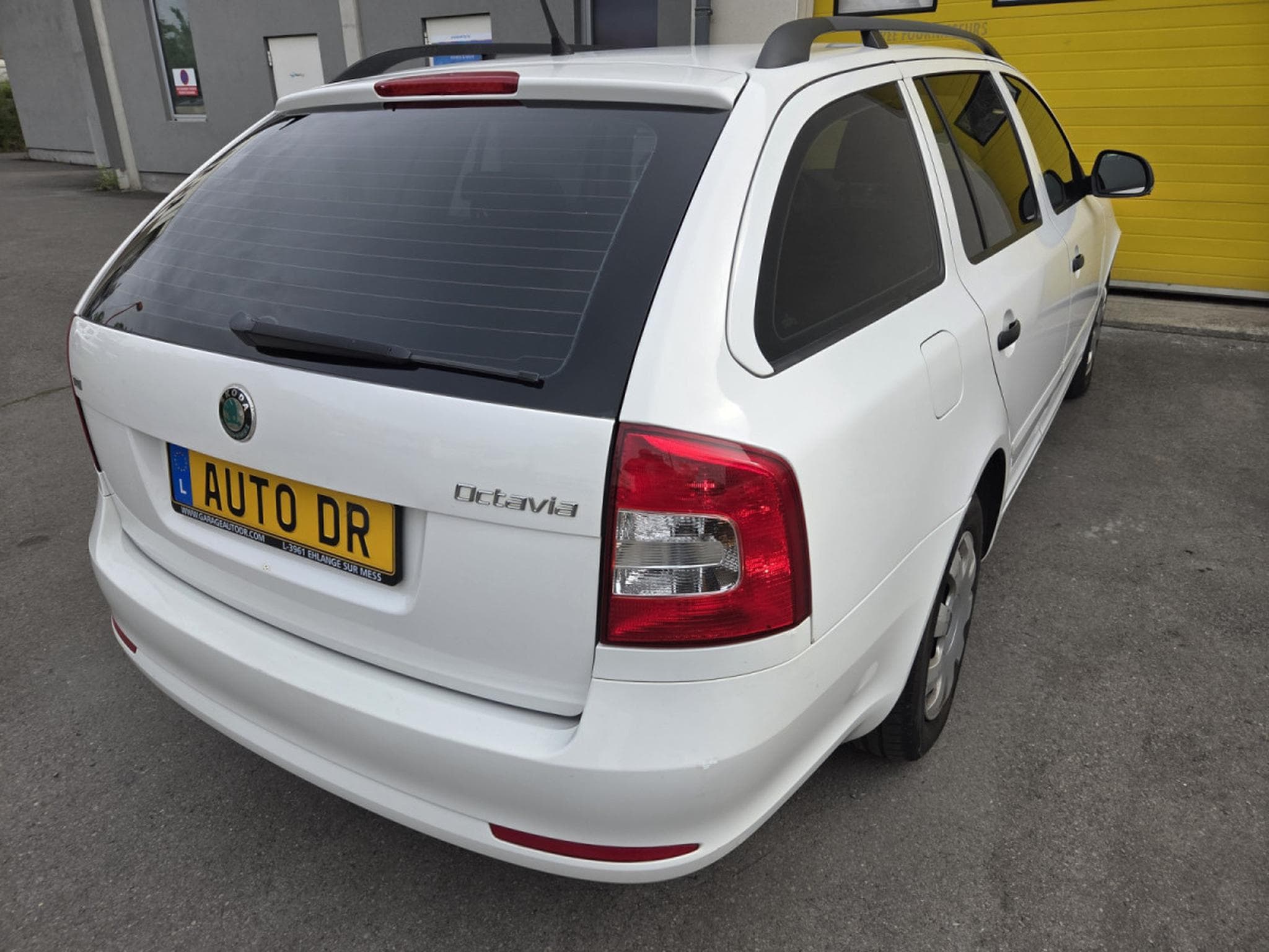 Skoda Octavia Combi 1.6 Tdi 105 CV Garantie 12 Mois (2011) - Photo 11