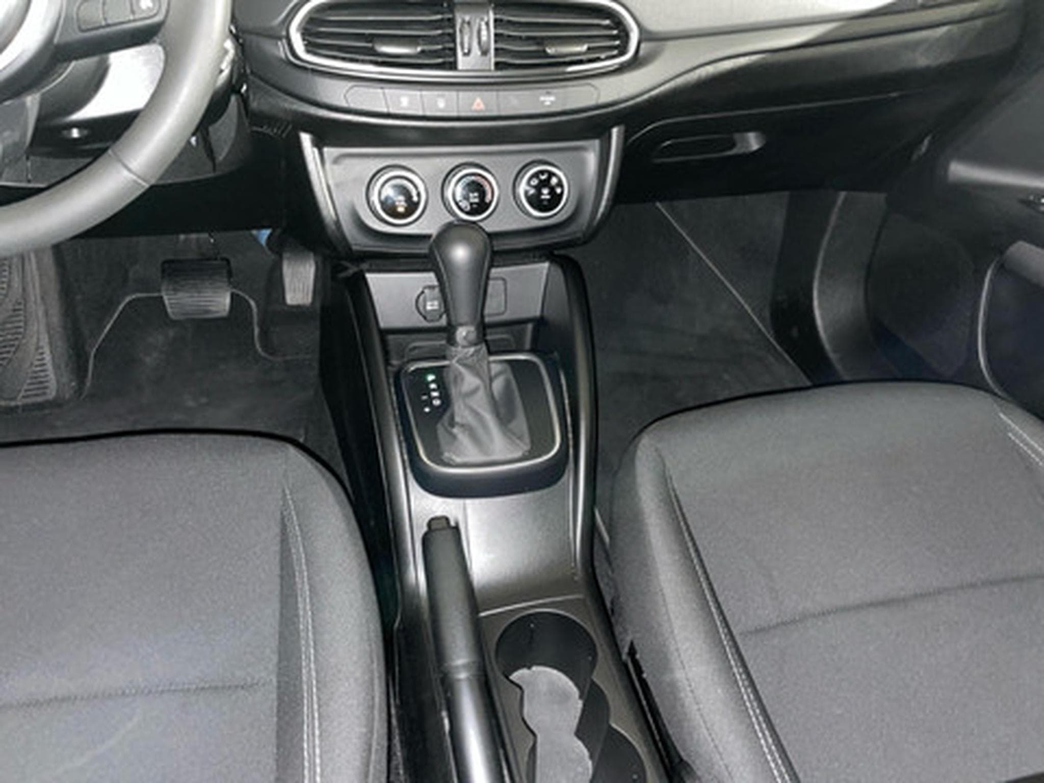 Fiat Tipo 1.5 Hybrid 130 DCT7 (2024) - Foto 10