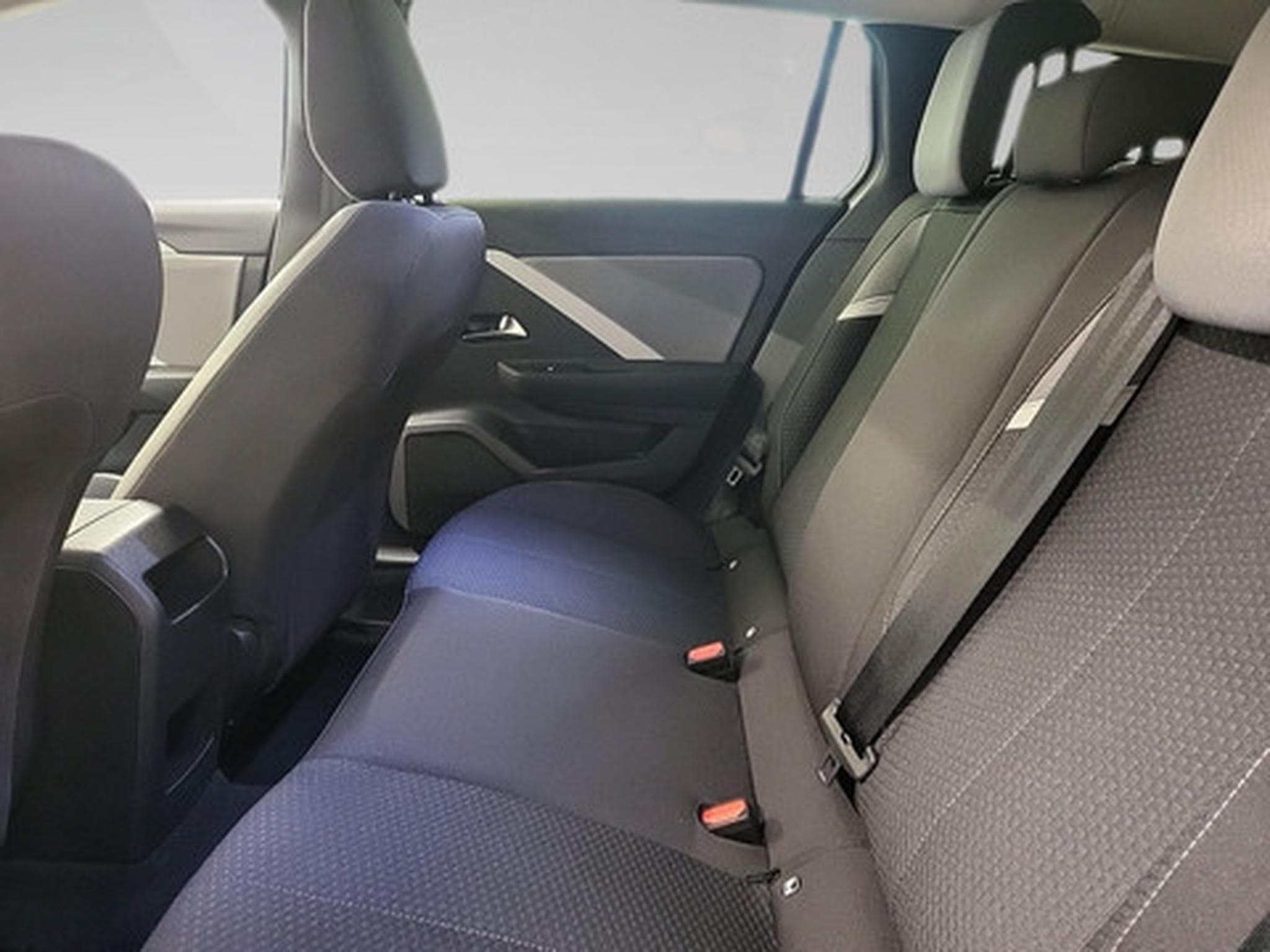 Opel Astra 1.2 SPORTS TOURER Edition (2023) - Photo 18