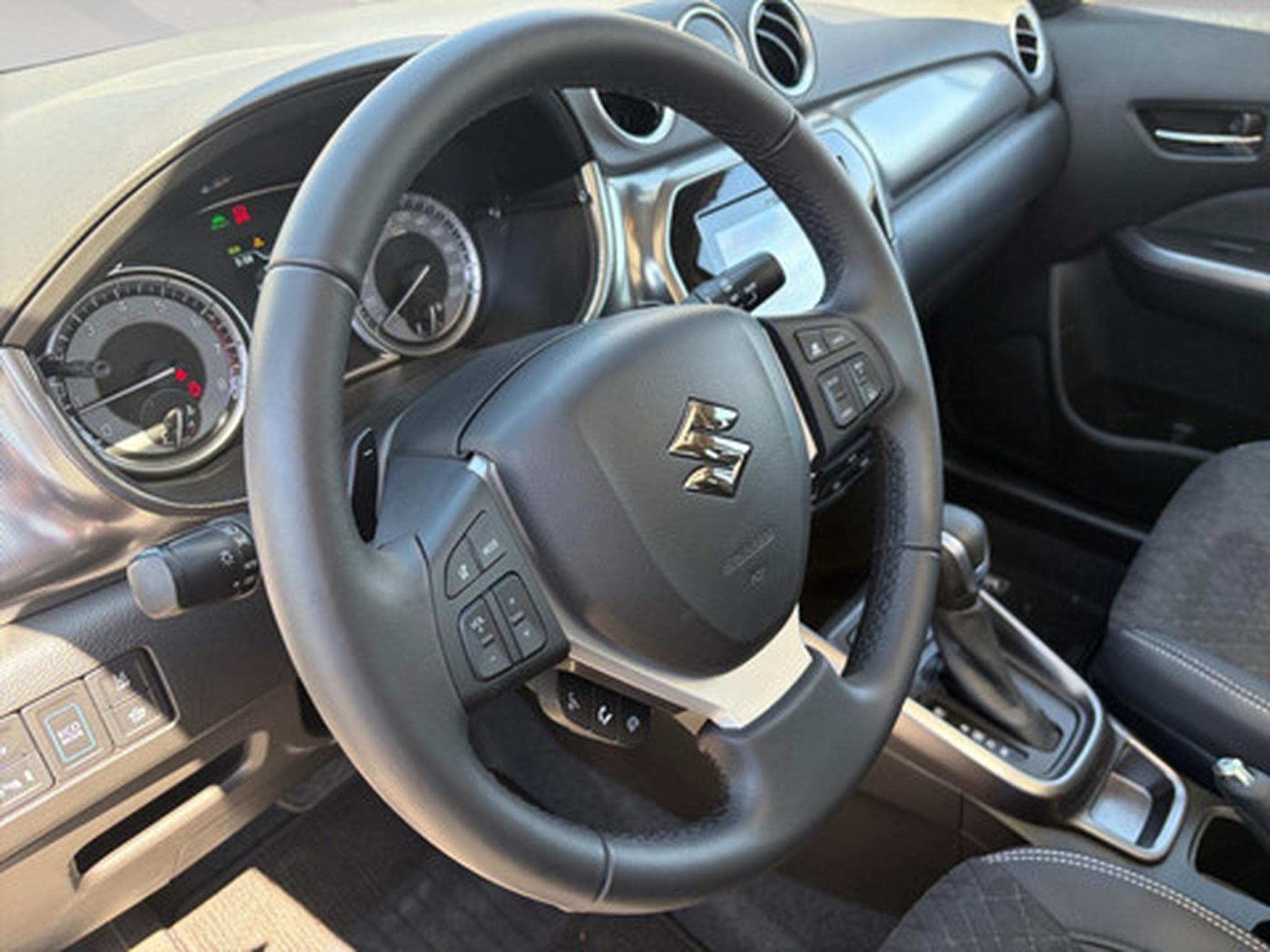 Suzuki Vitara VITARA GLX (2024) - Photo 6