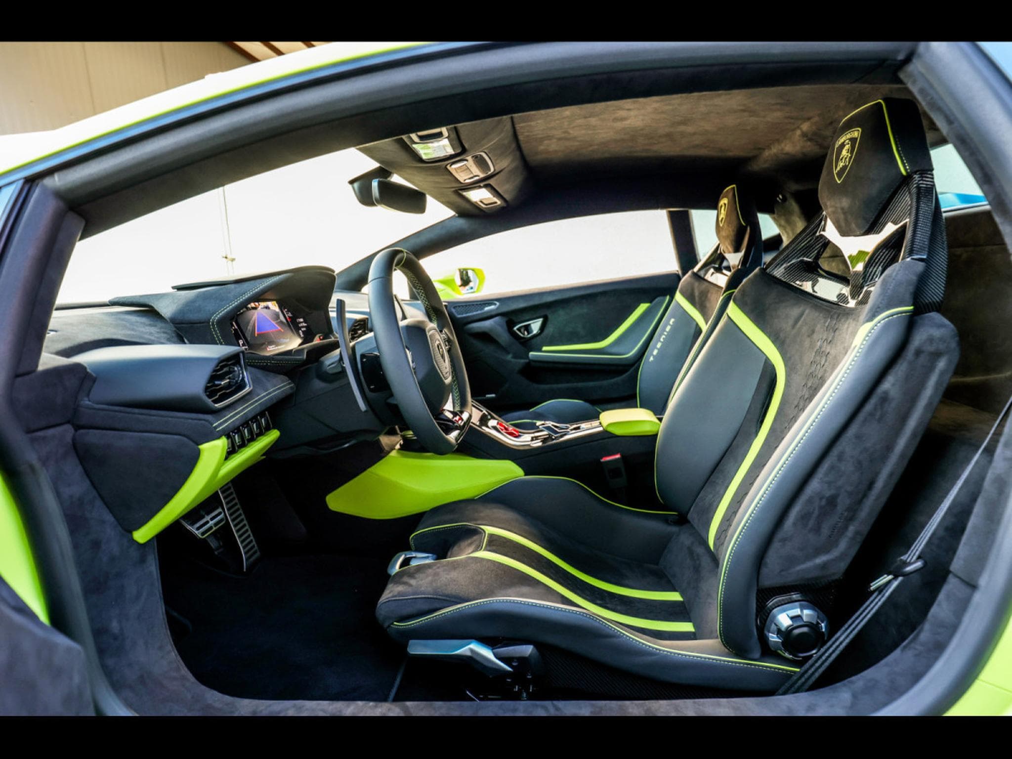 Lamborghini Huracán TECNICA LP640-2 5.2 V10 – VERDE SCANDAL (2024) - Photo 10