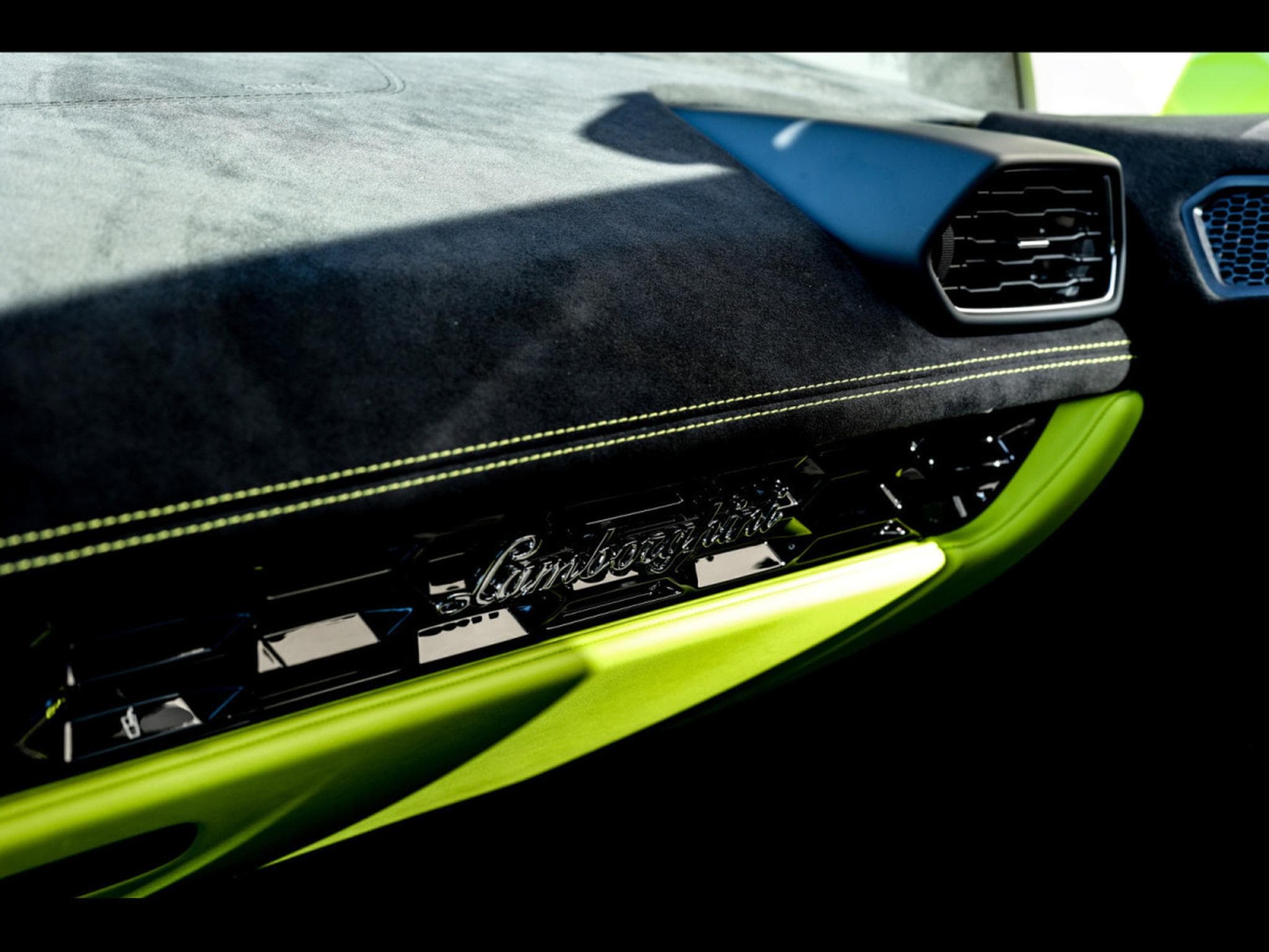 Lamborghini Huracán TECNICA LP640-2 5.2 V10 – VERDE SCANDAL (2024) - Photo 21