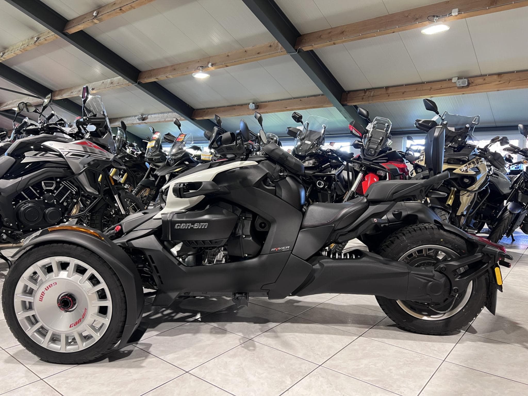 BRP Can-Am Ryker Rally 900 Full accessoires (2026) - Photo 4