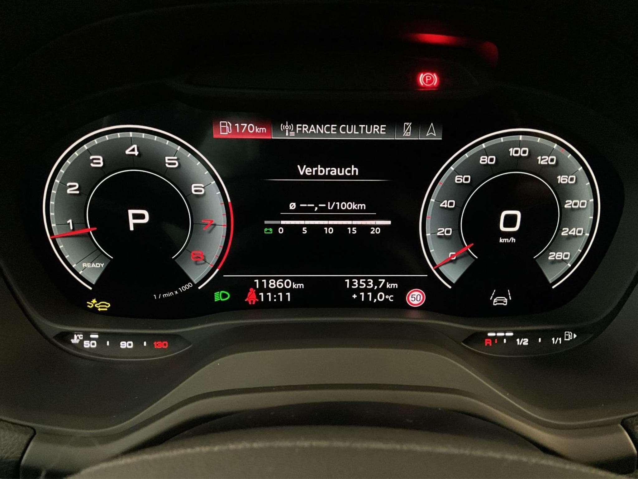 Audi Q2 Advanced+35TFSI+S-Tronic (2024) - Photo 11