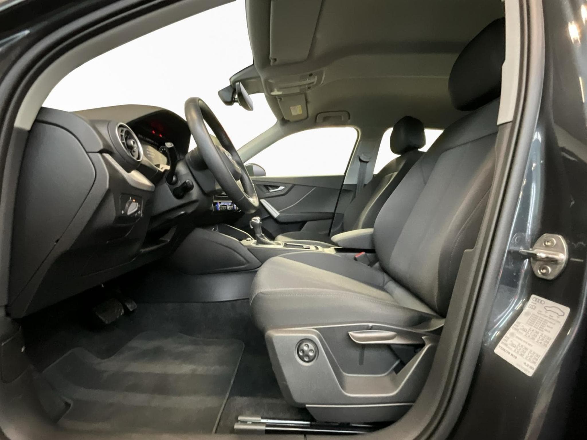 Audi Q2 Advanced+35TFSI+S-Tronic (2024) - Photo 9