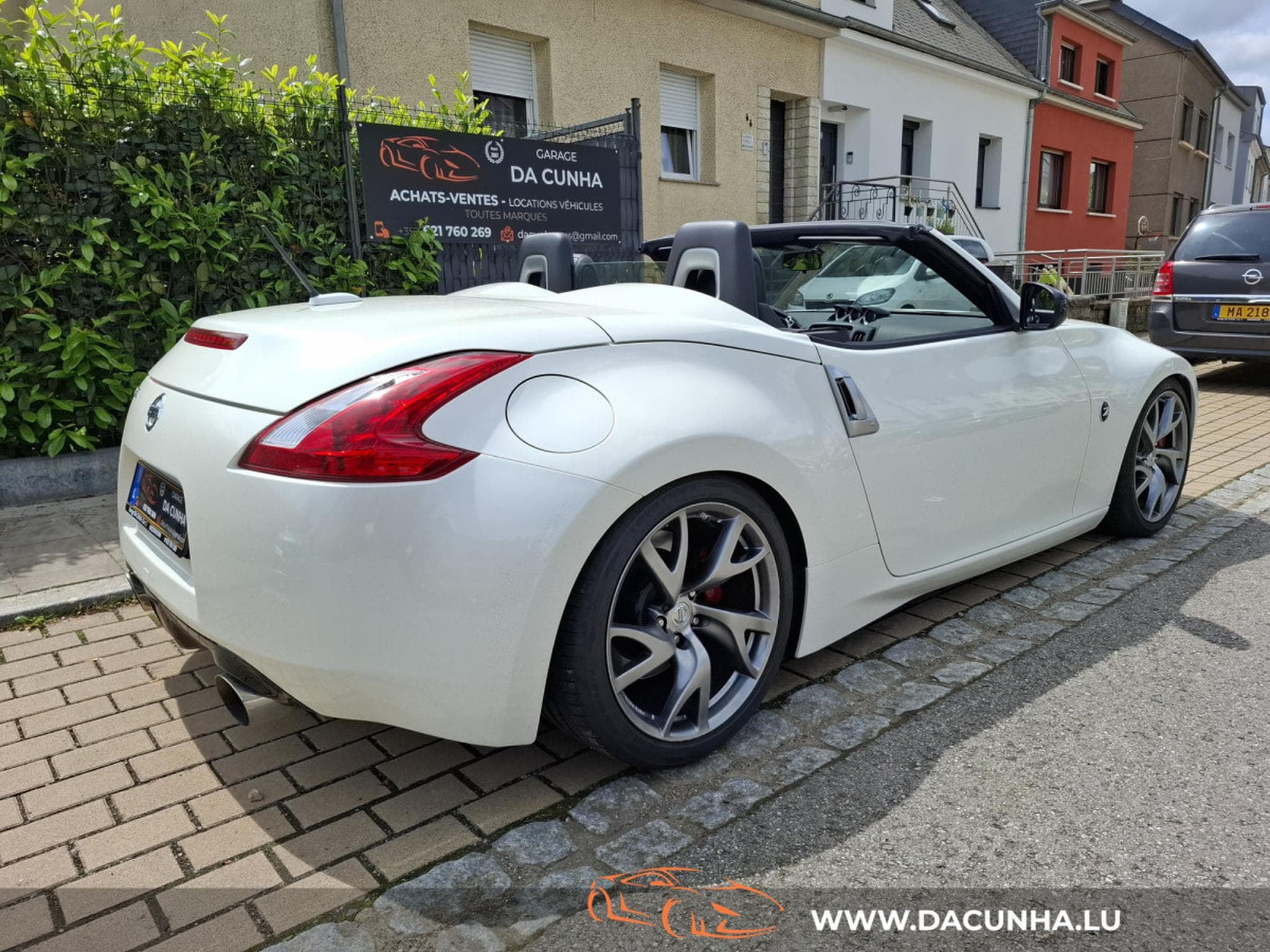 Nissan 370Z 3.7i B. AUTO, CAMERA, CUIR, NAVI, ALU, BLUETOOTH, (2016) - Photo 2