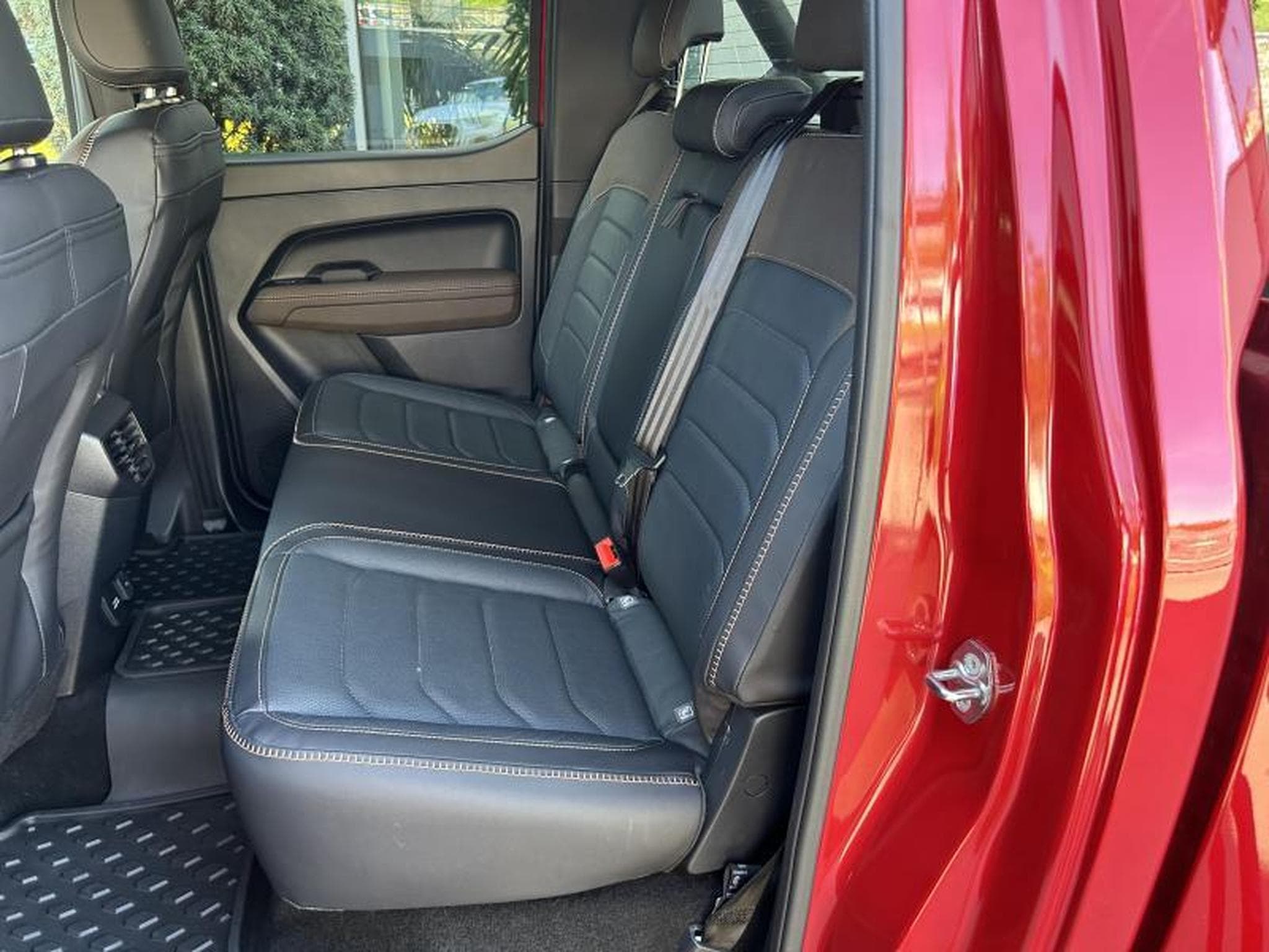 VW Amarok PanAmericana (2025) - Photo 8