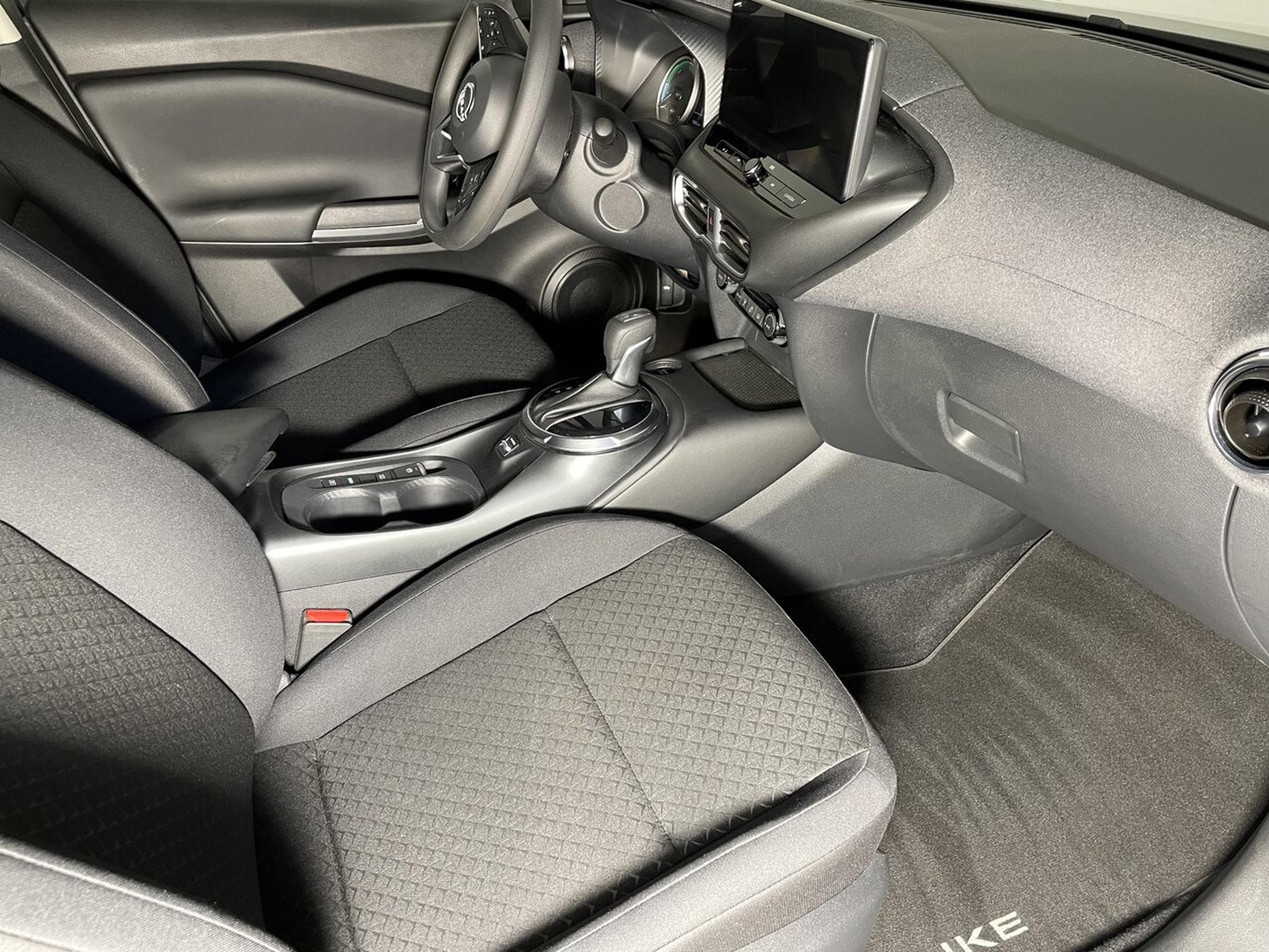 Nissan Juke 1.6 HYBRID 143 ACENTA CARPLAY (2024) - Photo 10