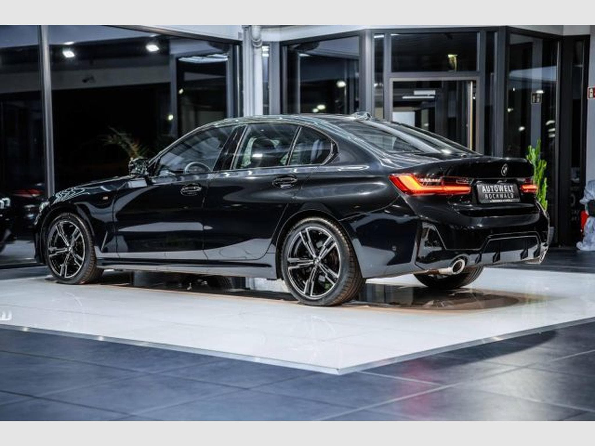 BMW 320 320d Limousine xDrive M-Sport LED HiFi RFK PANO (2024) - Photo 13