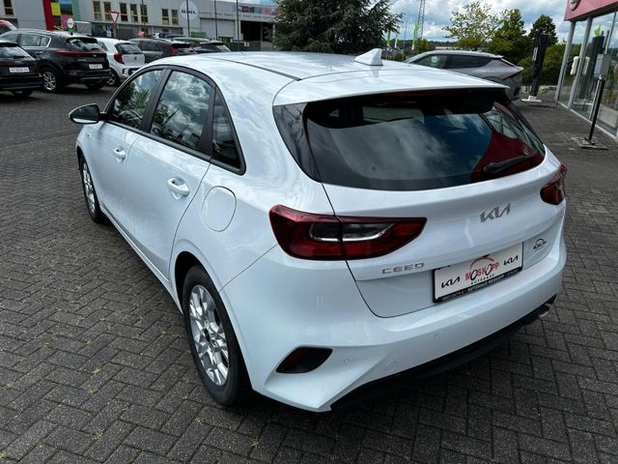 Kia Ceed Ceed 1,0 T Edition 7 Emotion Kamera SHZ Car Play (2022) - Photo 5