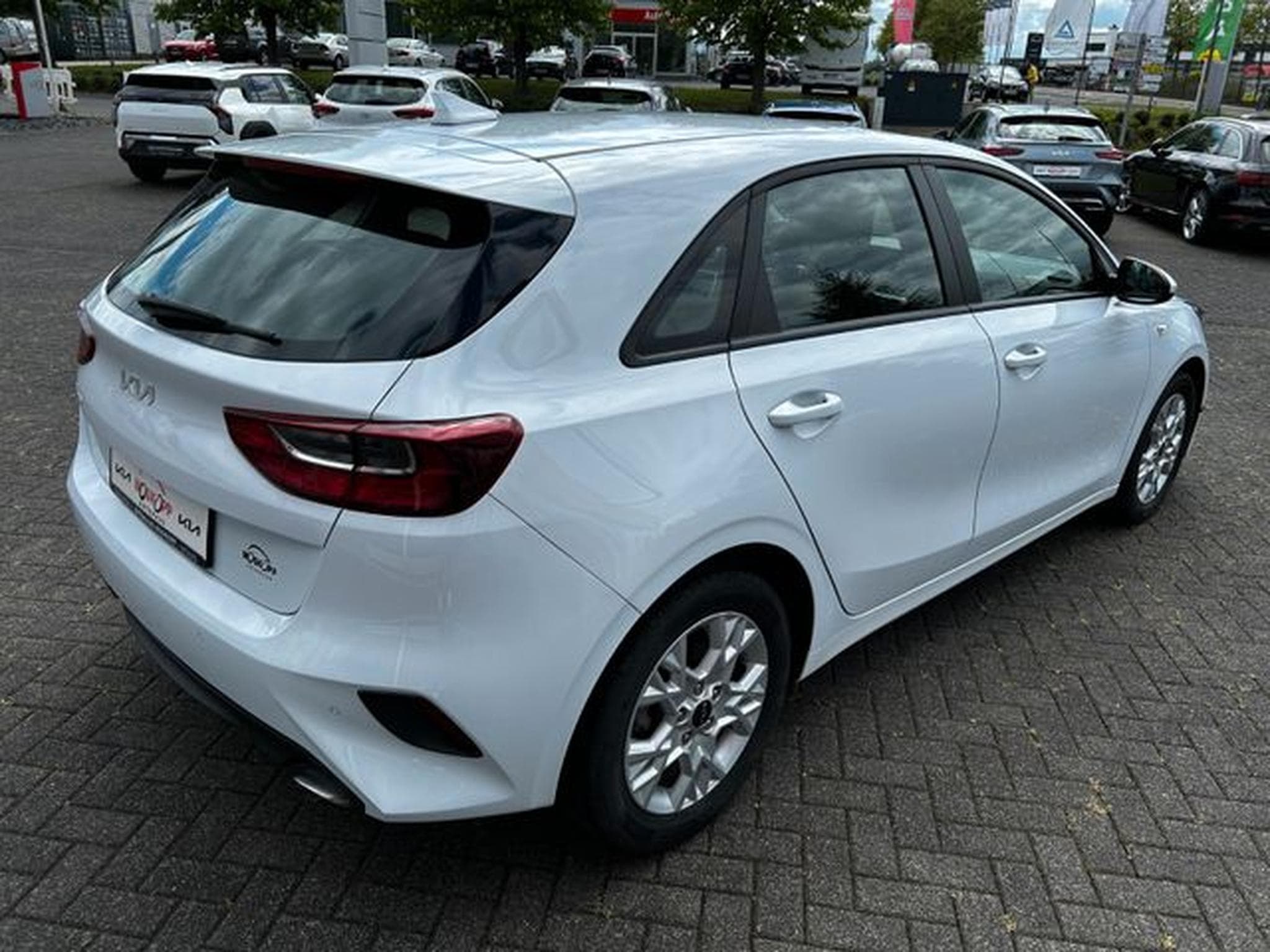 Kia Ceed Ceed 1,0 T Edition 7 Emotion Kamera SHZ Car Play (2022) - Photo 8