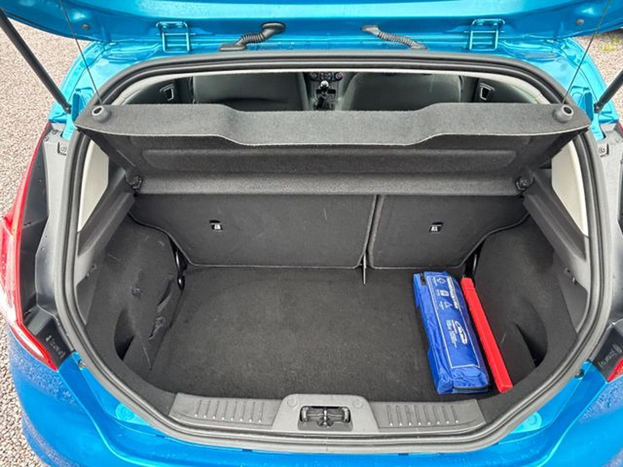 Ford Fiesta Fiesta Celebration *SHZ*LED*MFL*2.Hand*Euro6* (2016) - Photo 16