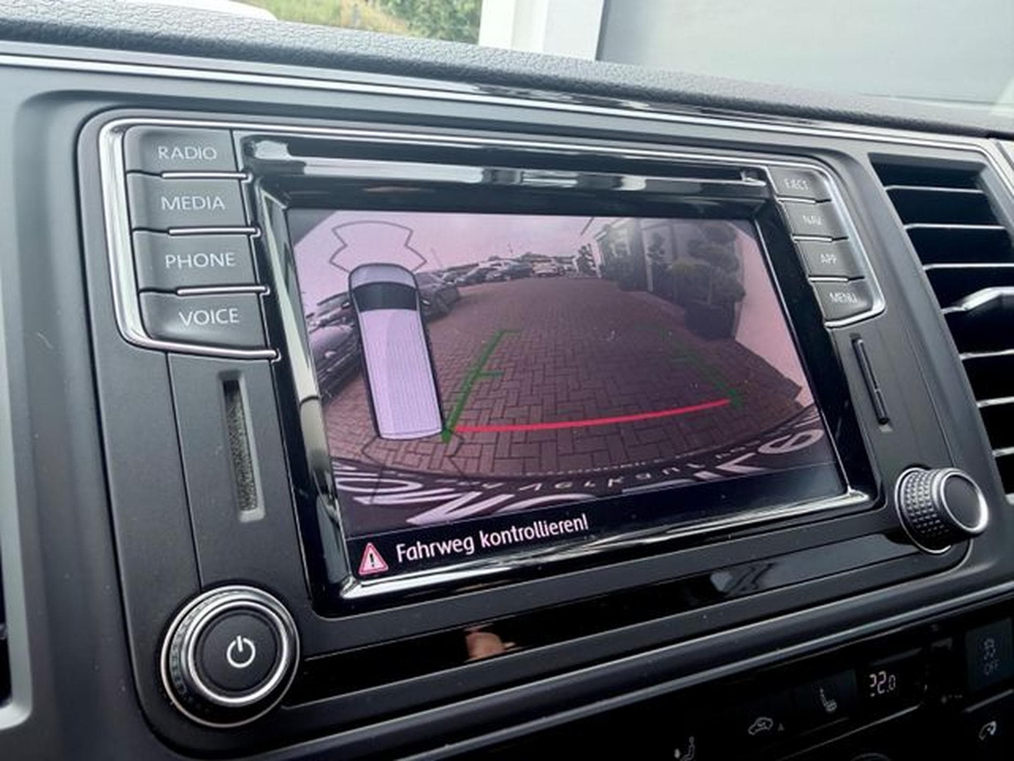 VW T6.1 T6 Multivan 2.0 TDI DSG 4Motion (2019) - Photo 21