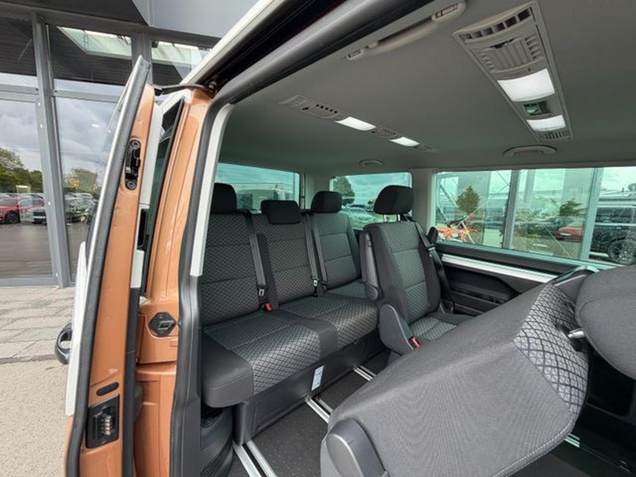 VW T6.1 T6.1 Multivan Bulli 7-Sitze AHK LED Kamera ACC (2022) - Photo 11