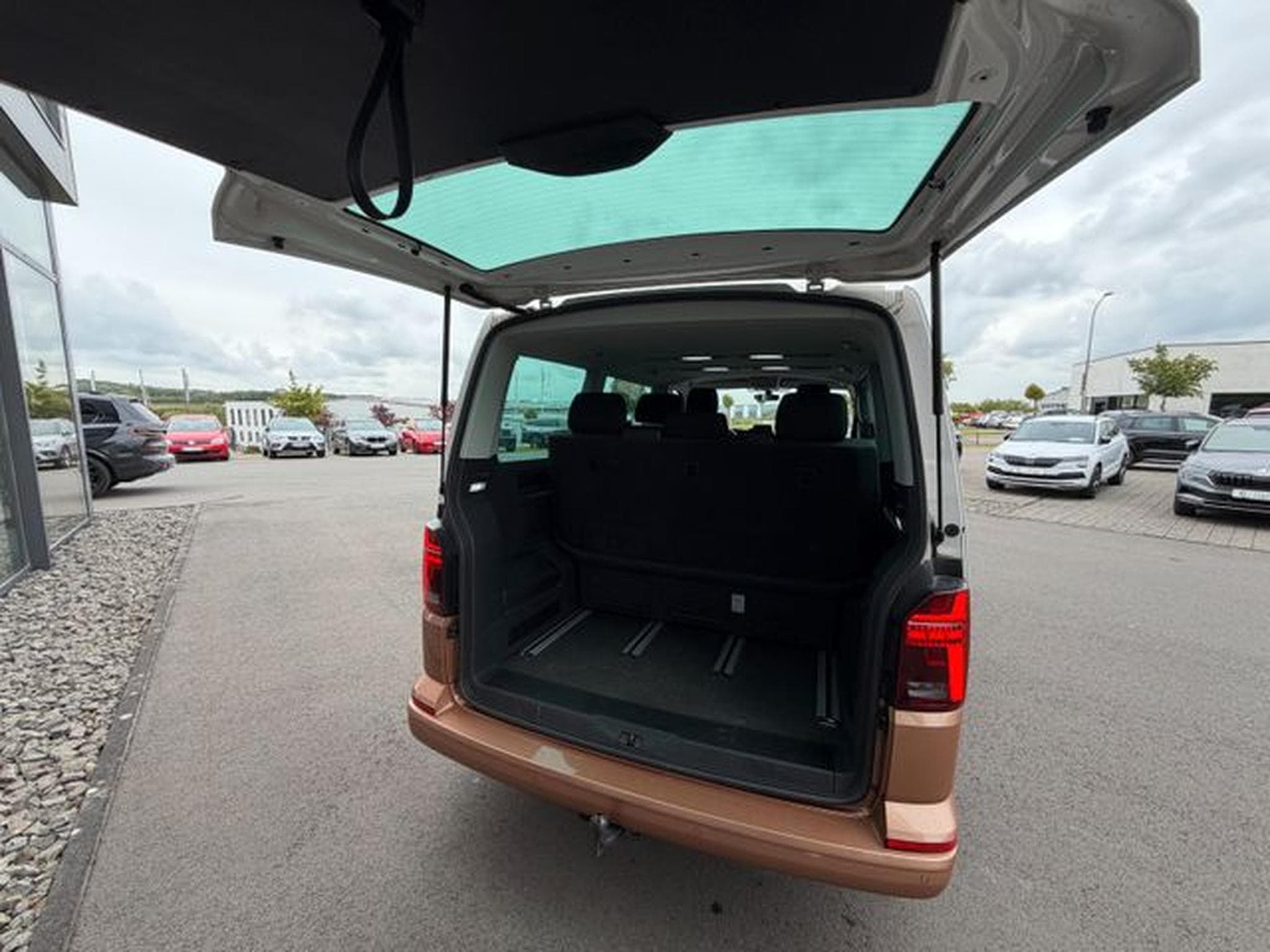 VW T6.1 T6.1 Multivan Bulli 7-Sitze AHK LED Kamera ACC (2022) - Photo 12