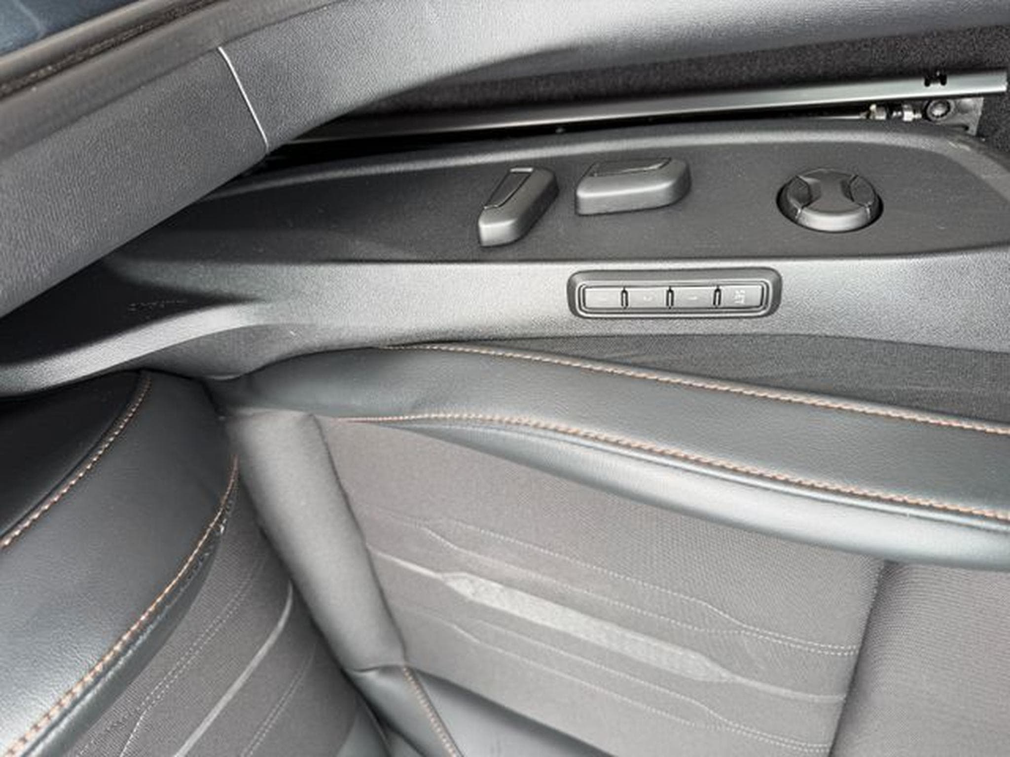 Cupra Leon Leon 2,0TSi ST VZ 4Drive Pano AHK DCC ACC Key (2021) - Foto 15