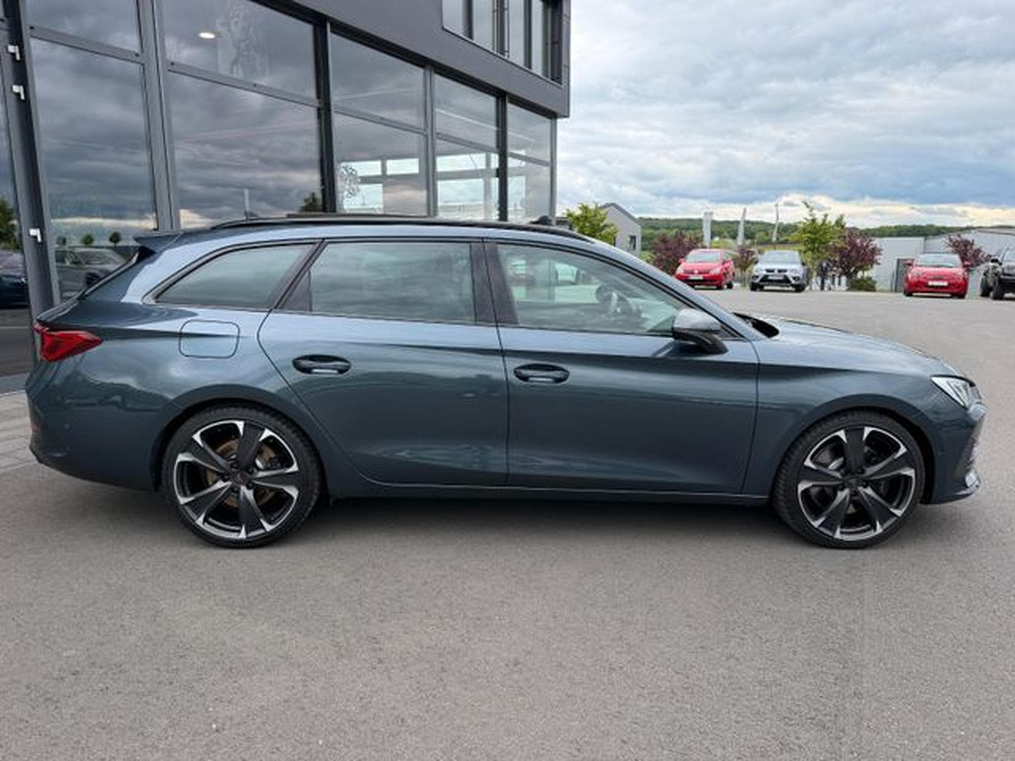 Cupra Leon Leon 2,0TSi ST VZ 4Drive Pano AHK DCC ACC Key (2021) - Foto 4
