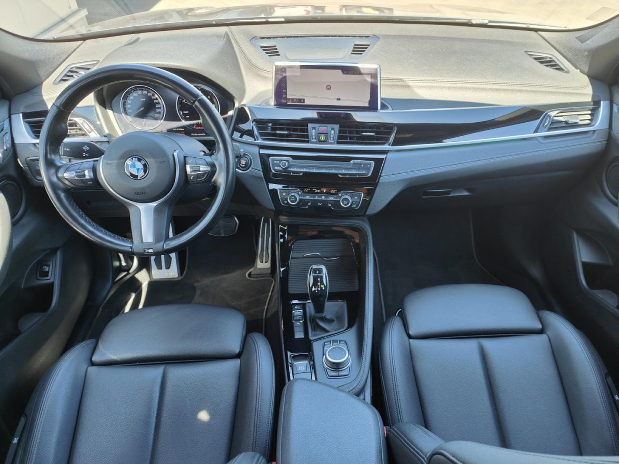 BMW X2 SDRIVE16D BOITE AUTO PACK M CUIR GPS BLUETOOTH CAMERA ATTELA (2021) - Photo 11