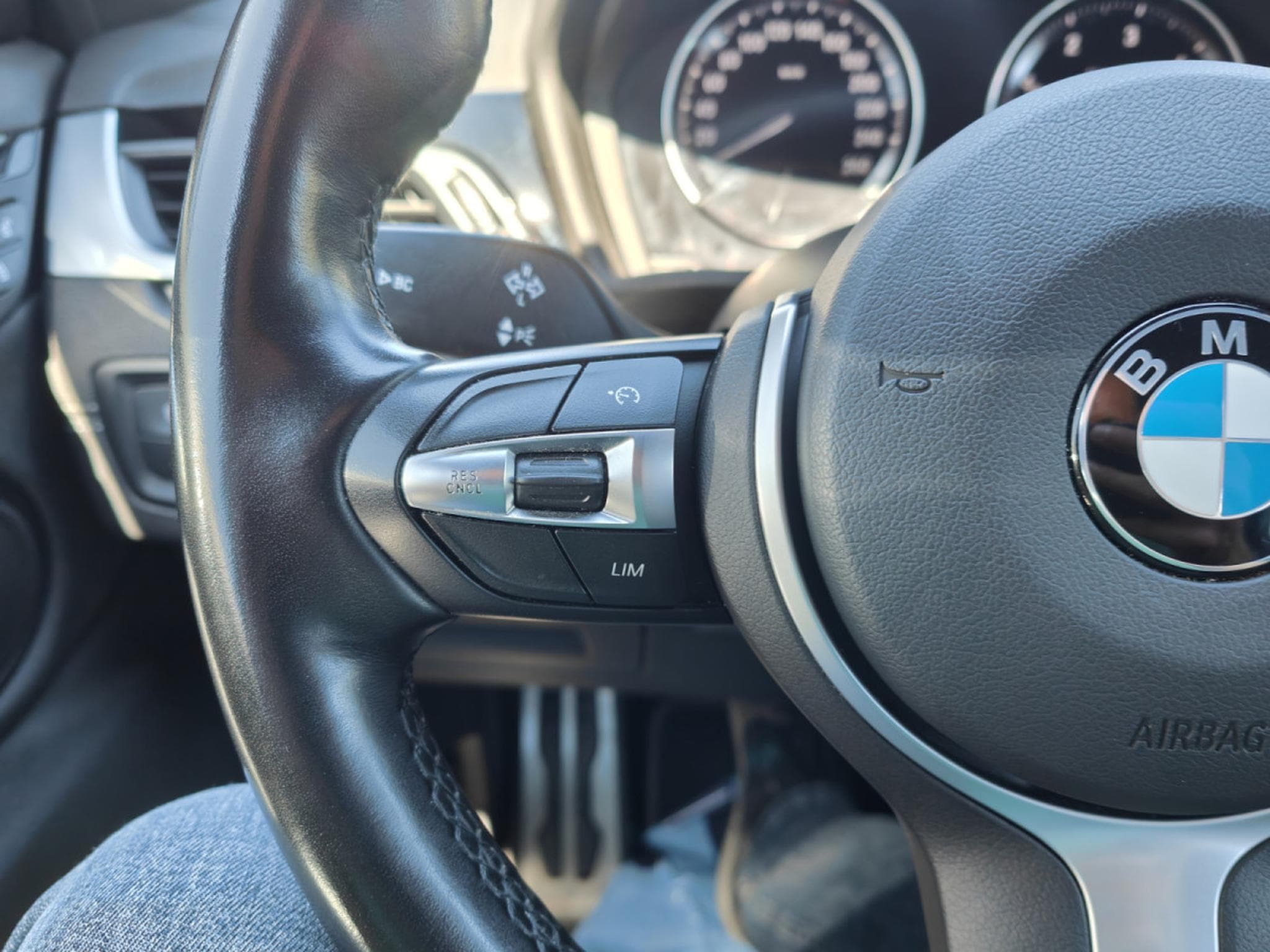 BMW X2 SDRIVE16D BOITE AUTO PACK M CUIR GPS BLUETOOTH CAMERA ATTELA (2021) - Photo 20