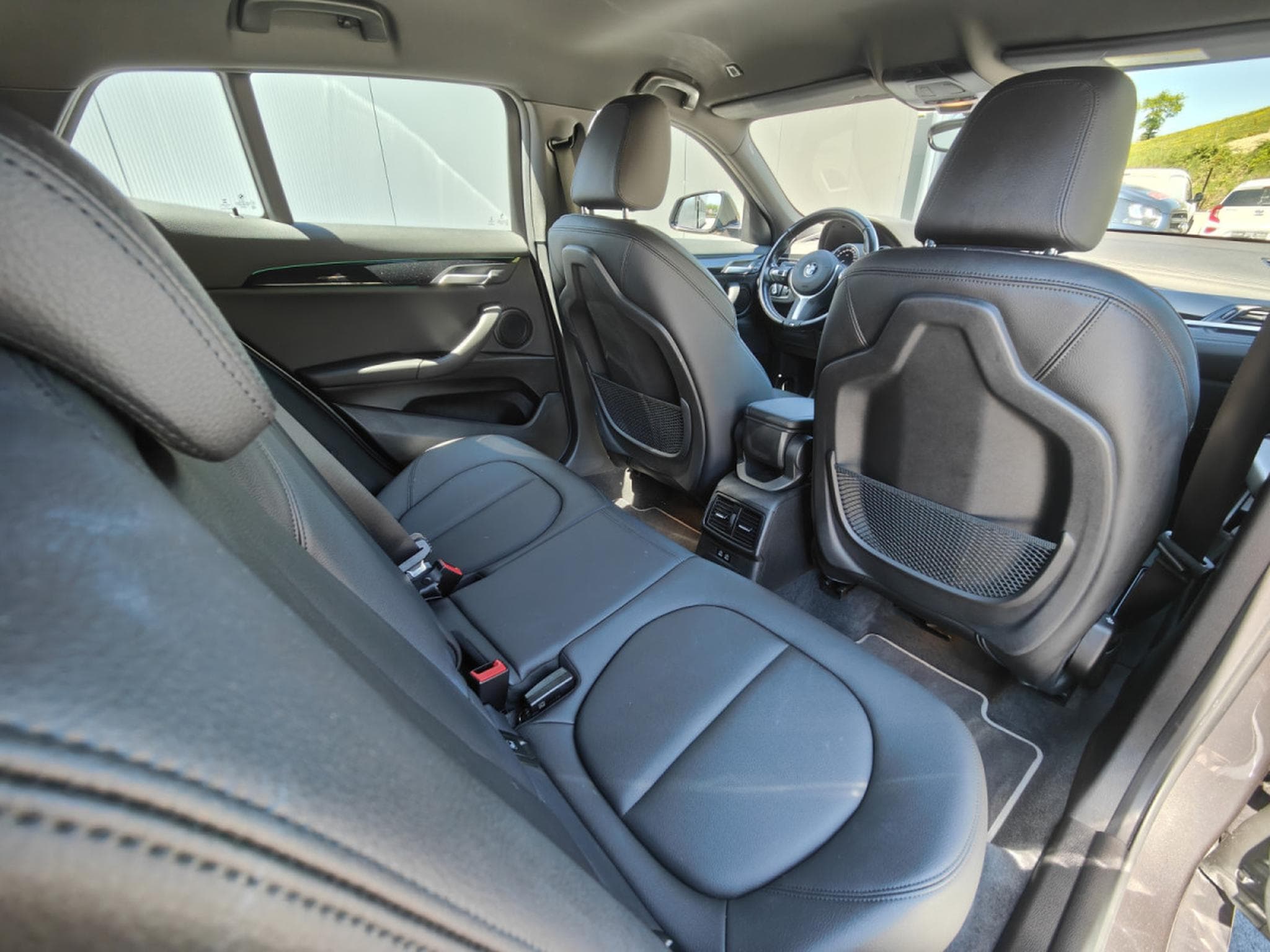 BMW X2 SDRIVE16D BOITE AUTO PACK M CUIR GPS BLUETOOTH CAMERA ATTELA (2021) - Photo 8