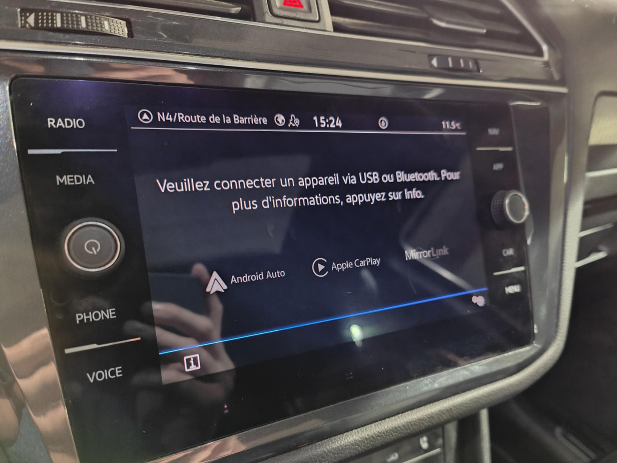 VW Tiguan 2.0 TDI R-LINE DSG 7PLACES CARPLAY TOIT OUV CUIR CAMERA ATTE (2022) - Photo 17