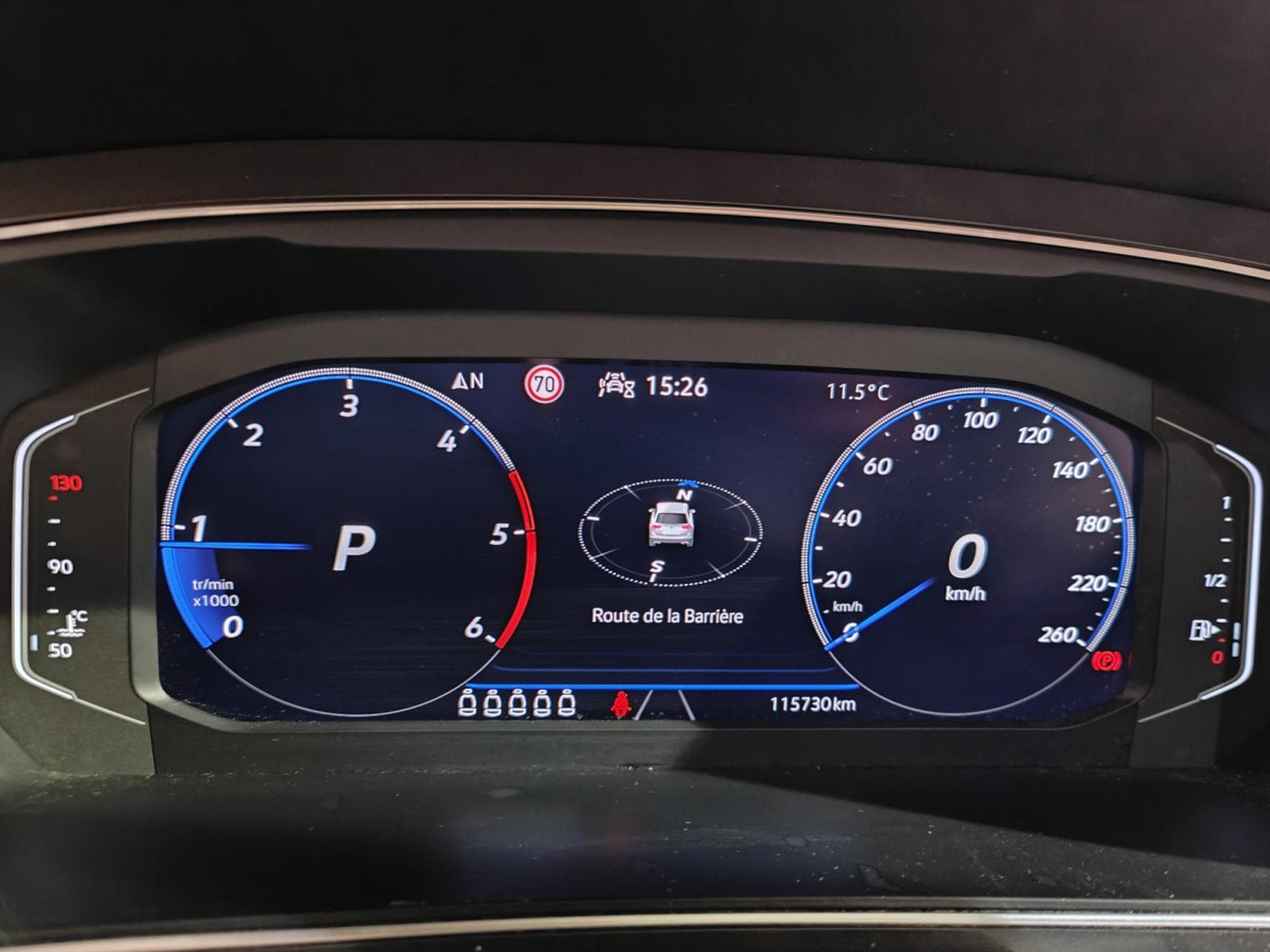 VW Tiguan 2.0 TDI R-LINE DSG 7PLACES CARPLAY TOIT OUV CUIR CAMERA ATTE (2022) - Photo 26