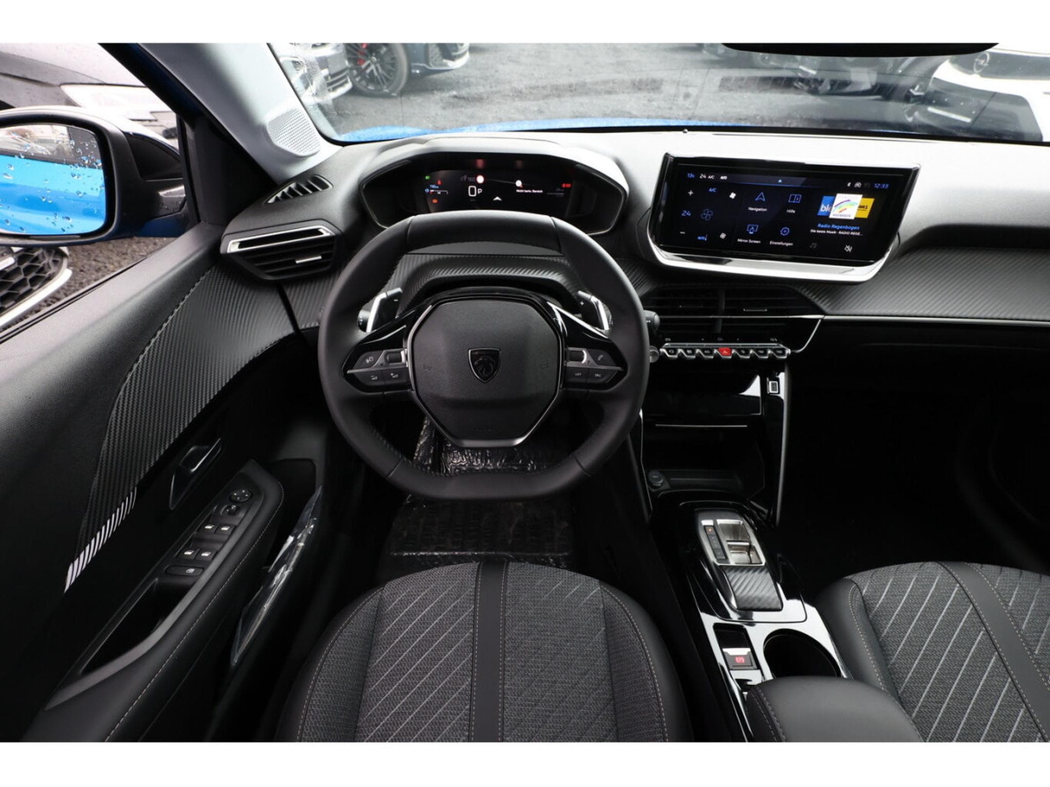 Peugeot 208 1.2 Hybrid e-DSC6 145 Allure (2025) - Photo 7
