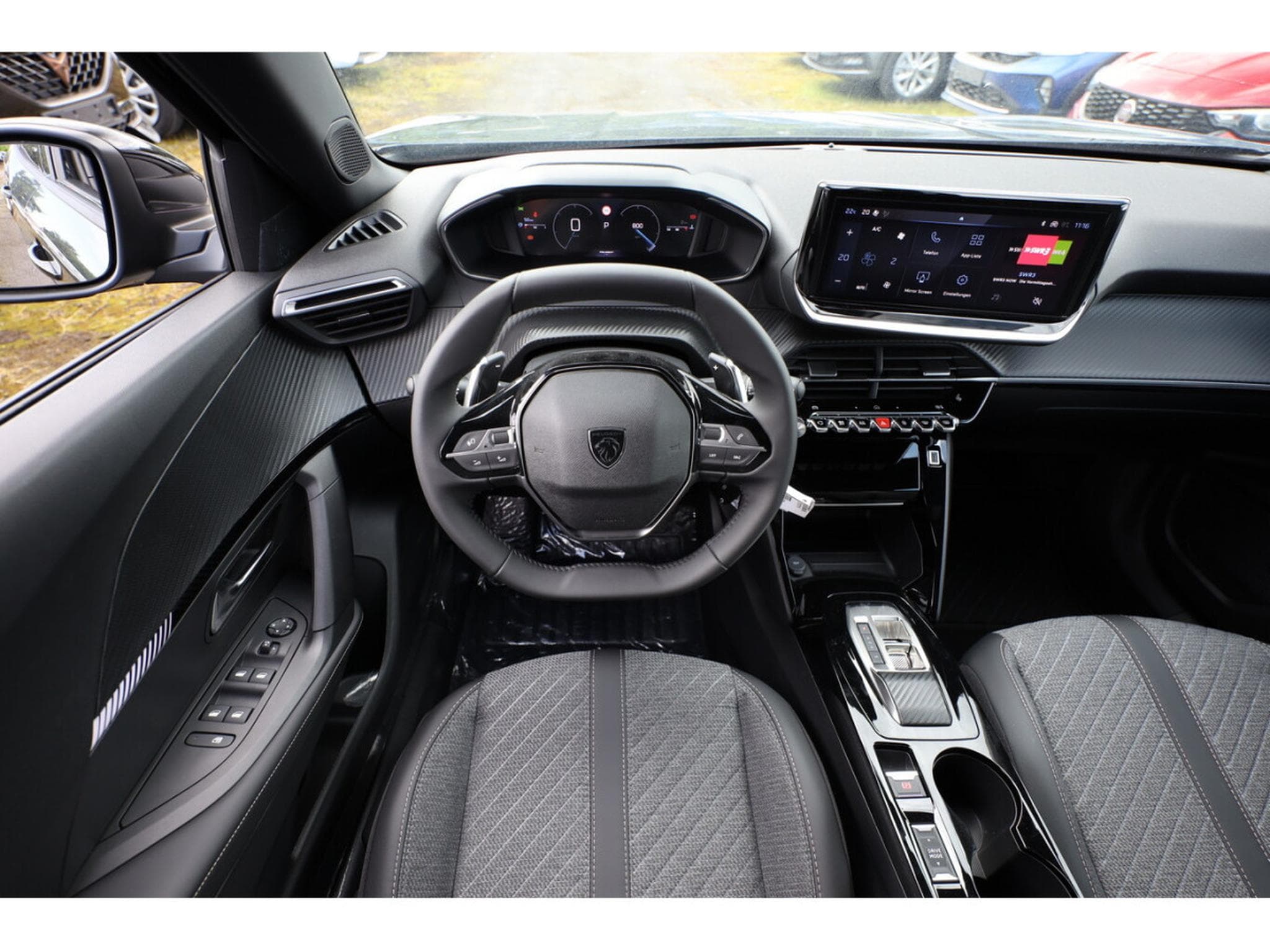Peugeot 2008 1.2 Hybrid e-DSC6 145 Allure (2025) - Photo 7