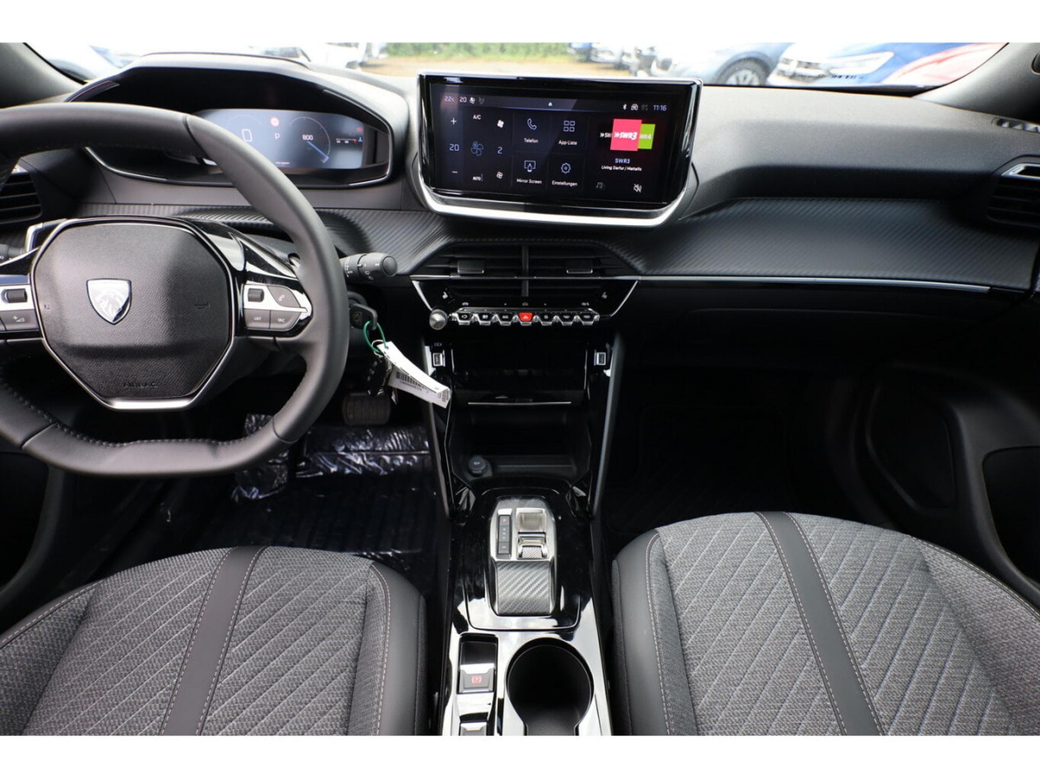 Peugeot 2008 1.2 Hybrid e-DSC6 145 Allure (2025) - Photo 8