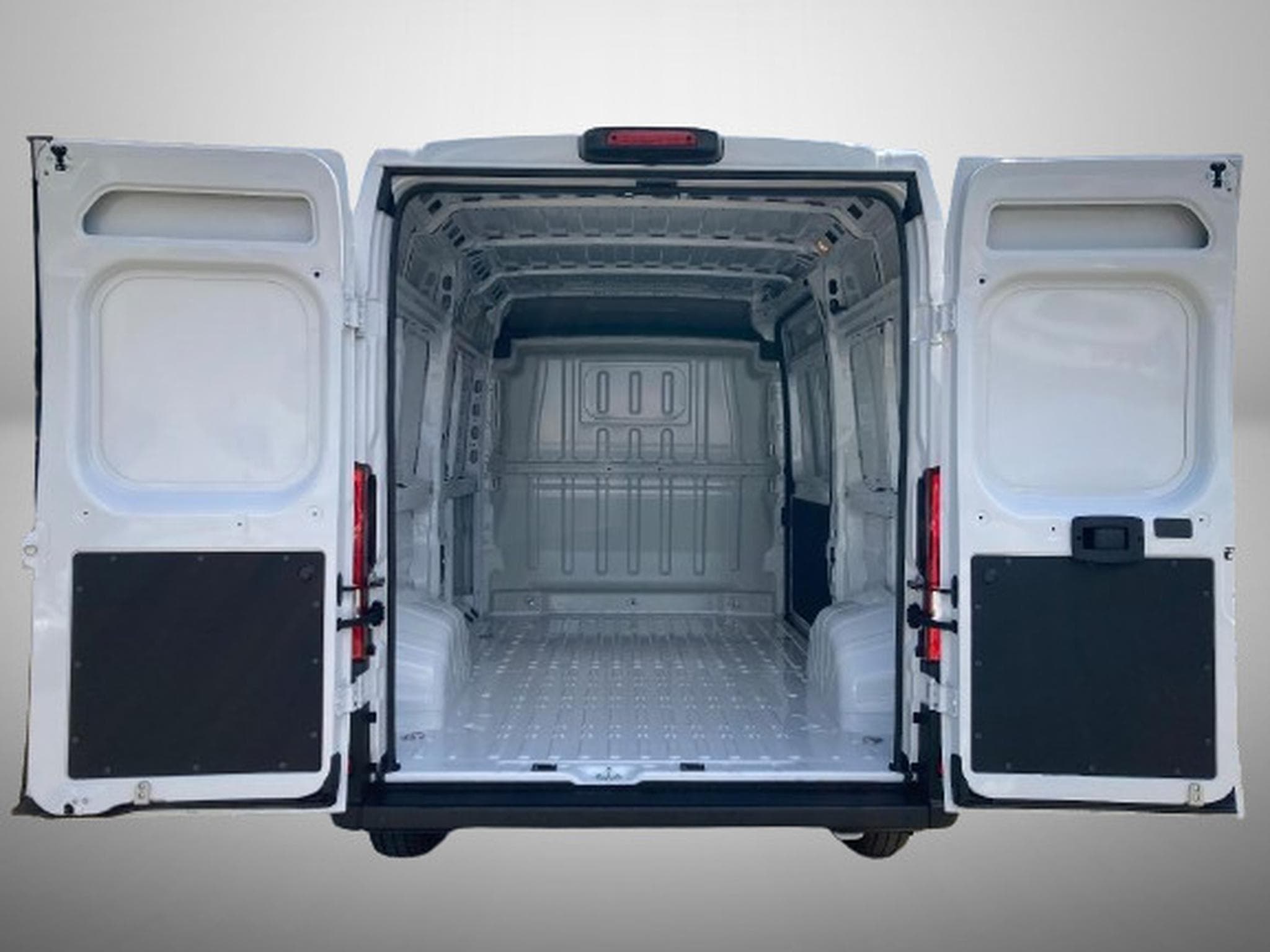 Peugeot Boxer 2.2 BlueHDI EAT8 140 L2H2 335 (2026) - Photo 9