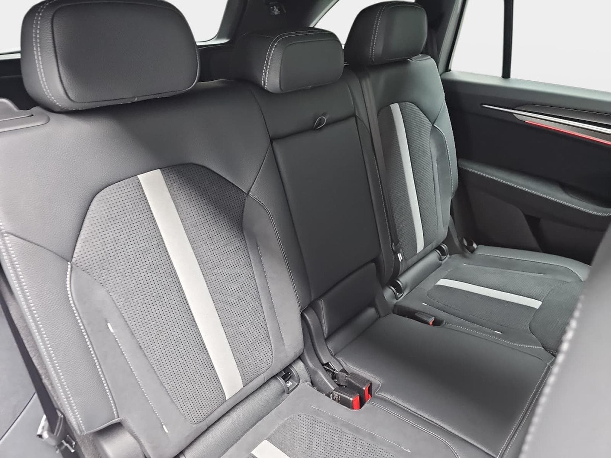 Skoda Kodiaq 1.5 TSi DSG 150 Sportline (2025) - Photo 16