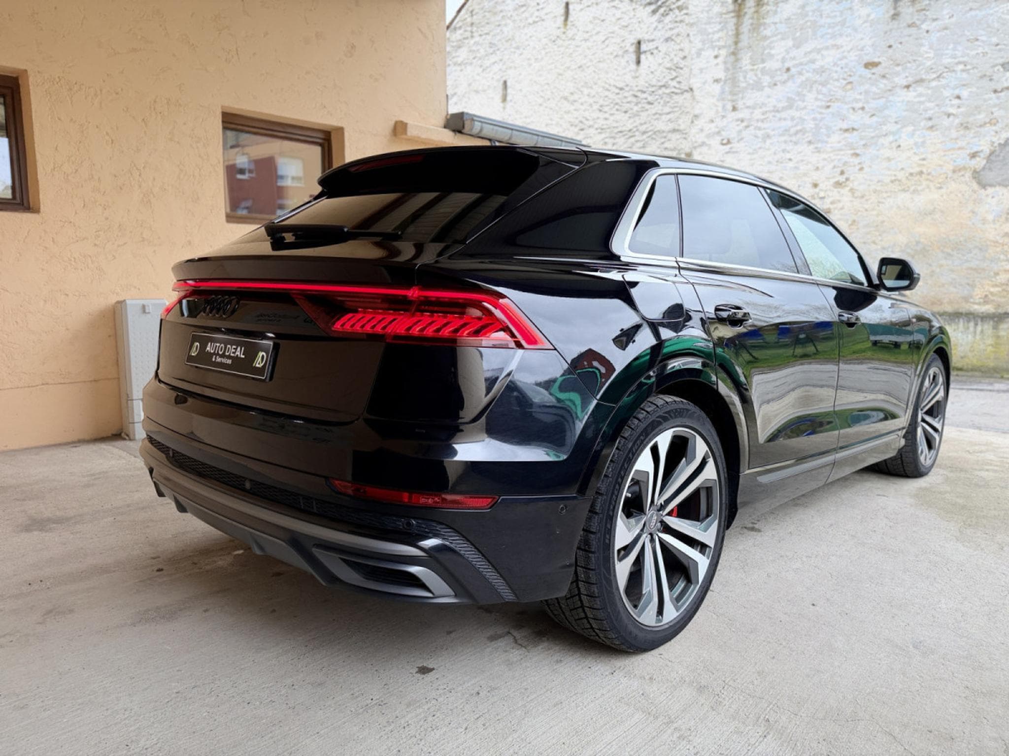 Audi Q8 50TDI Quattro Tiptronic 3xS-Line Panorama Camera 360° 286cv (2019) - Foto 6