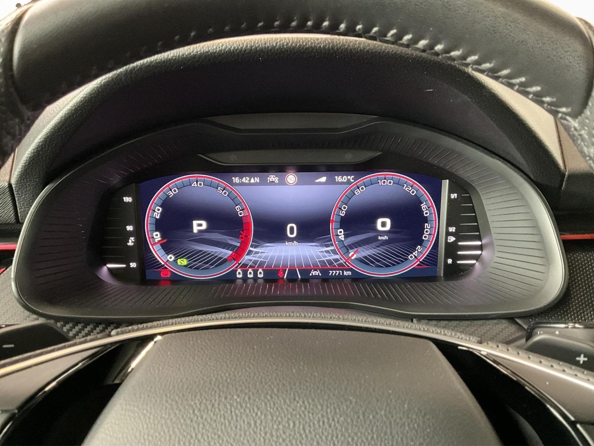 Skoda Kamiq Monte-Carlo+DSG+Pano+LED (2025) - Photo 11