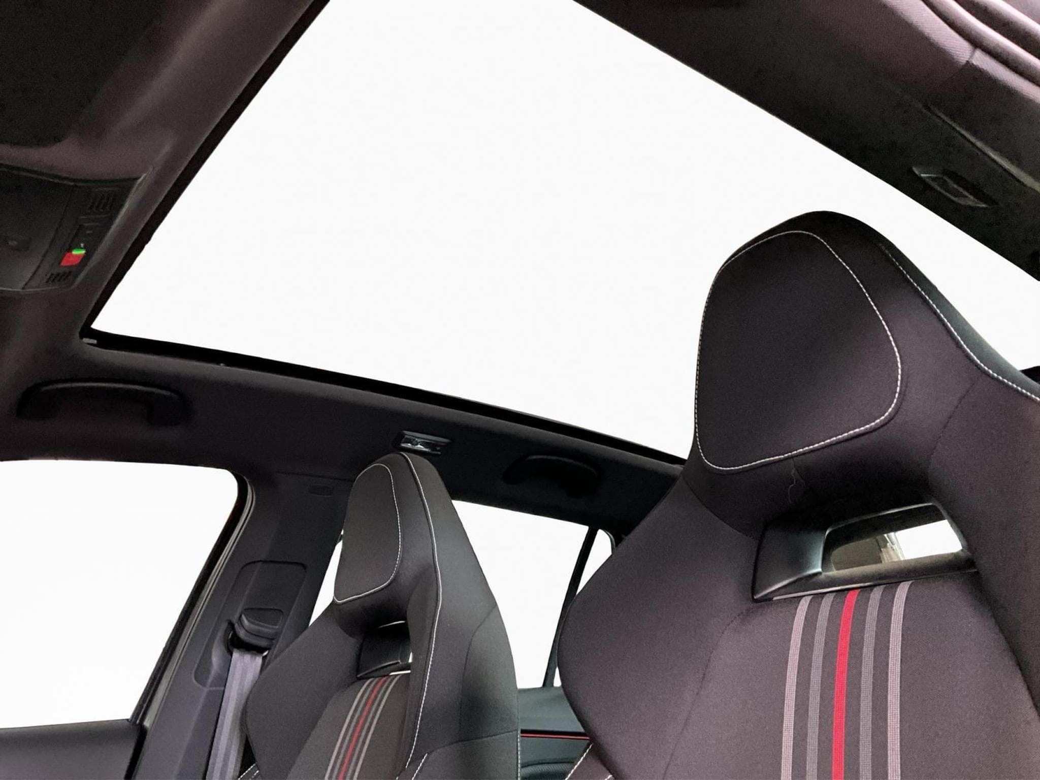 Skoda Kamiq Monte-Carlo+DSG+Pano+LED (2025) - Photo 15