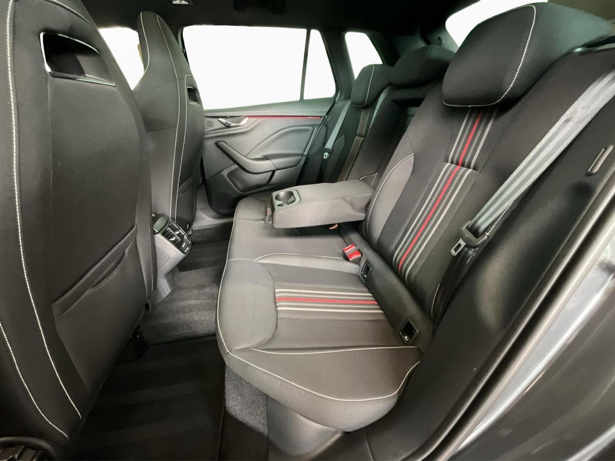 Skoda Kamiq Monte-Carlo+DSG+Pano+LED (2025) - Photo 16
