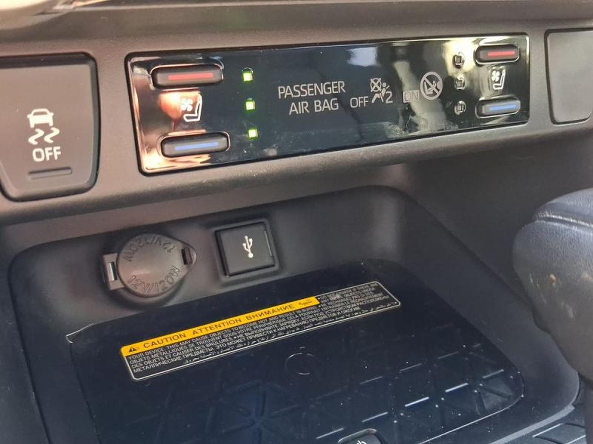 Toyota RAV 4 1 (2021) - Photo 24