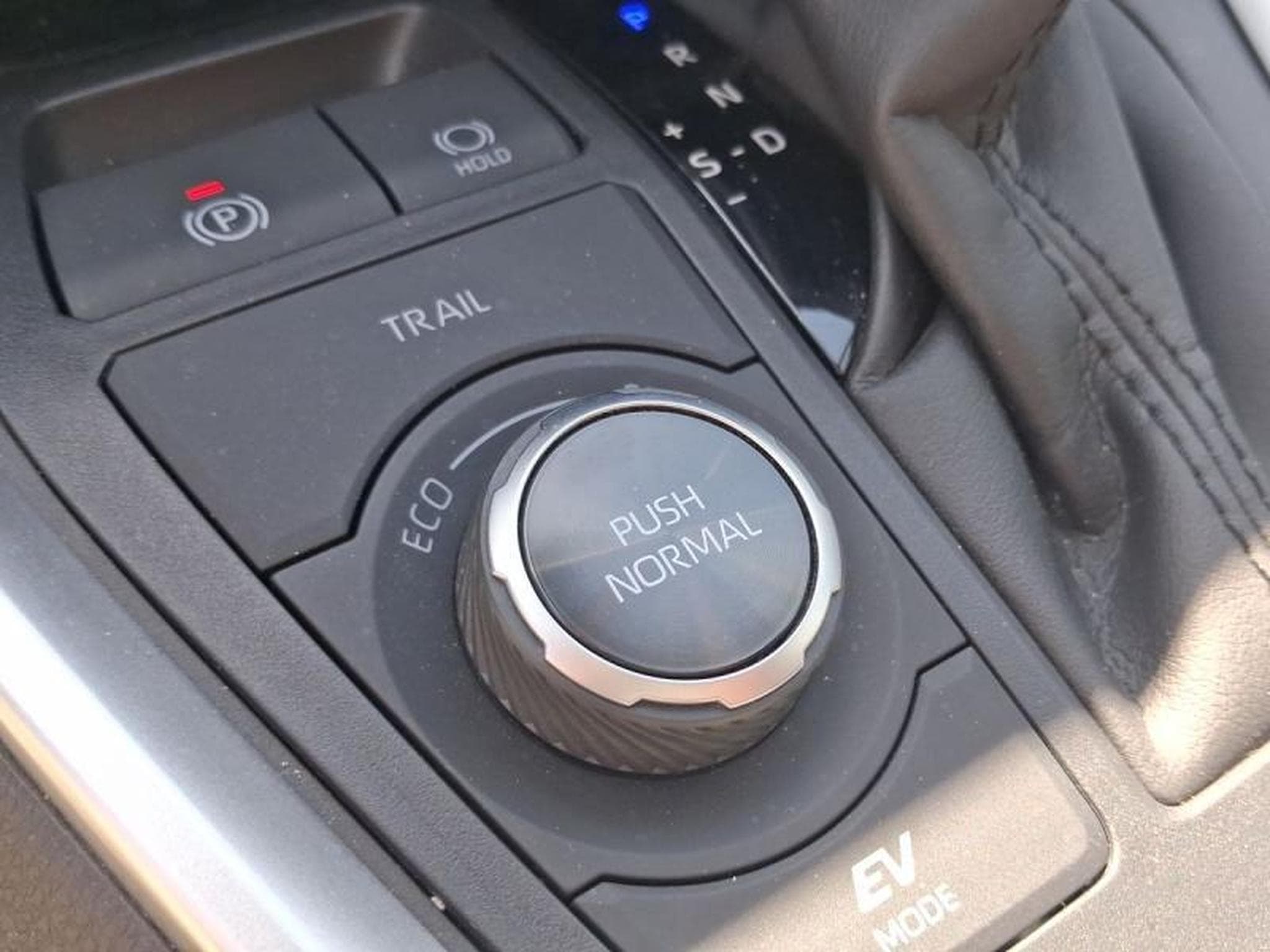 Toyota RAV 4 1 (2021) - Photo 25