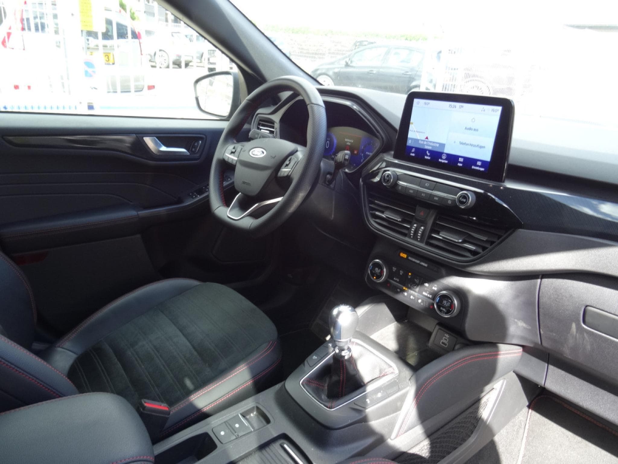 Ford Kuga 1.5 ST-LINE X 150CV (2022) - Photo 6