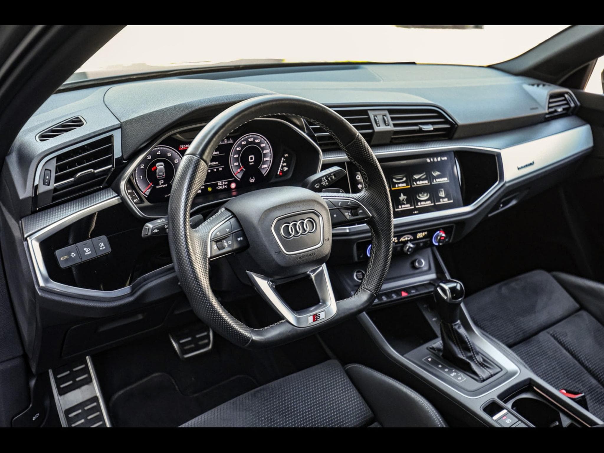 Audi Q3 45 2.0 TFSI (245 CH) QUATTRO S-TRONIC S-LINE – CHRONOS GREY (2021) - Photo 10