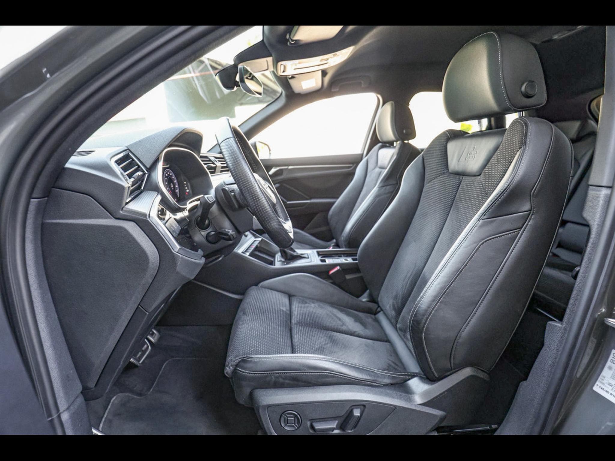 Audi Q3 45 2.0 TFSI (245 CH) QUATTRO S-TRONIC S-LINE – CHRONOS GREY (2021) - Photo 11