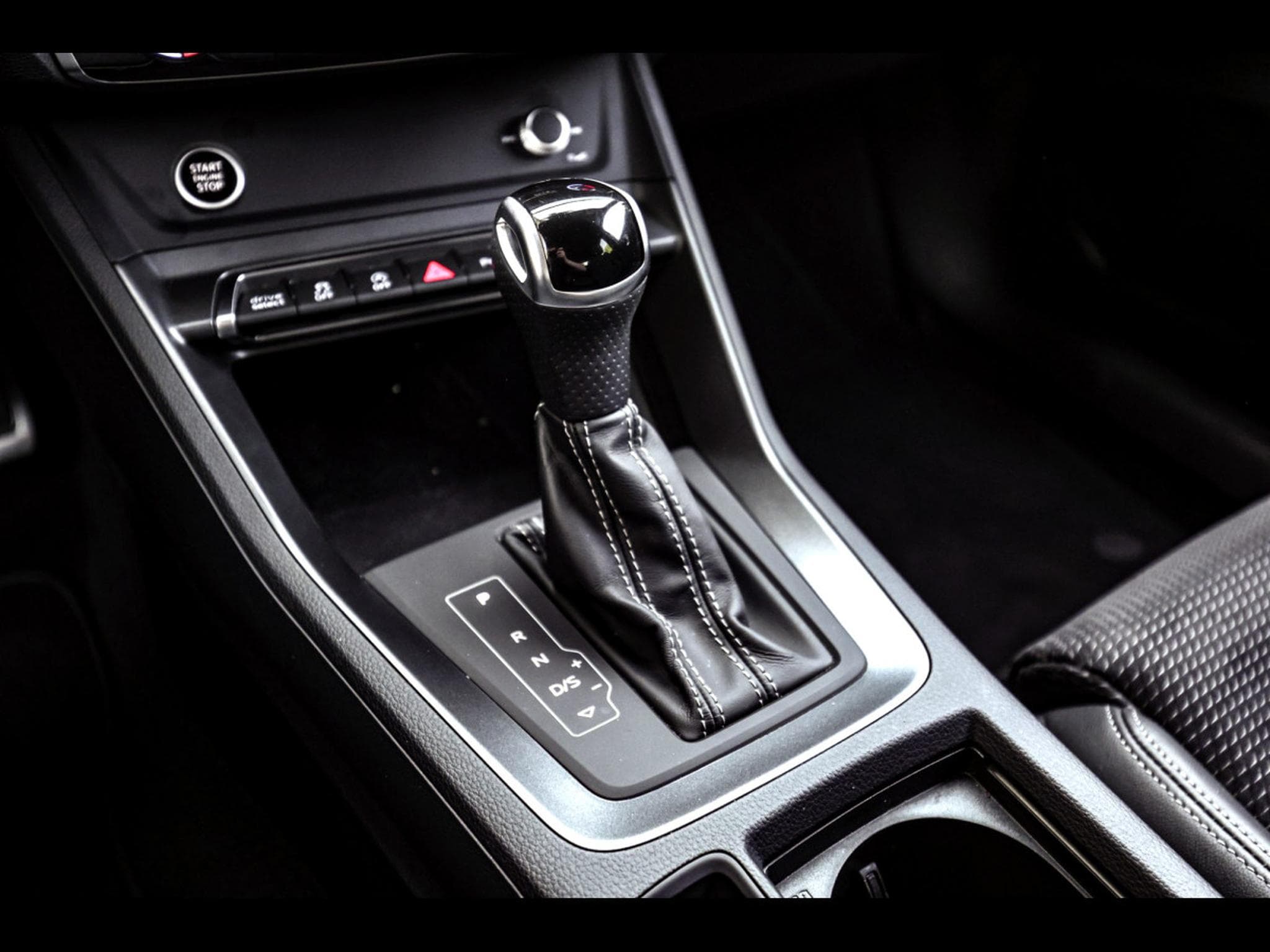 Audi Q3 45 2.0 TFSI (245 CH) QUATTRO S-TRONIC S-LINE – CHRONOS GREY (2021) - Photo 19