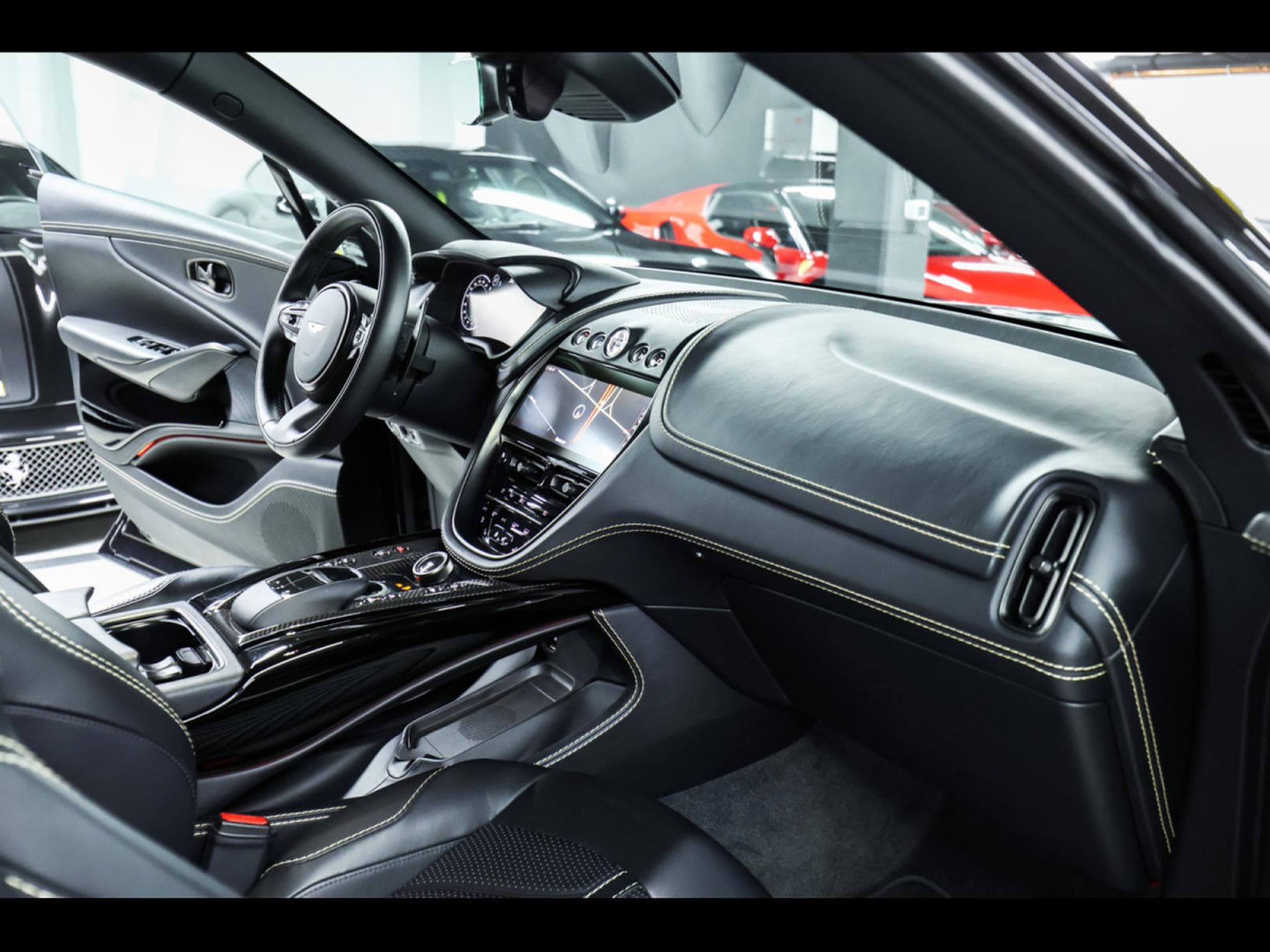 Aston-Martin DBX 707 4.0 V8 - ONYX BLACK METALLIC (2023) - Photo 17