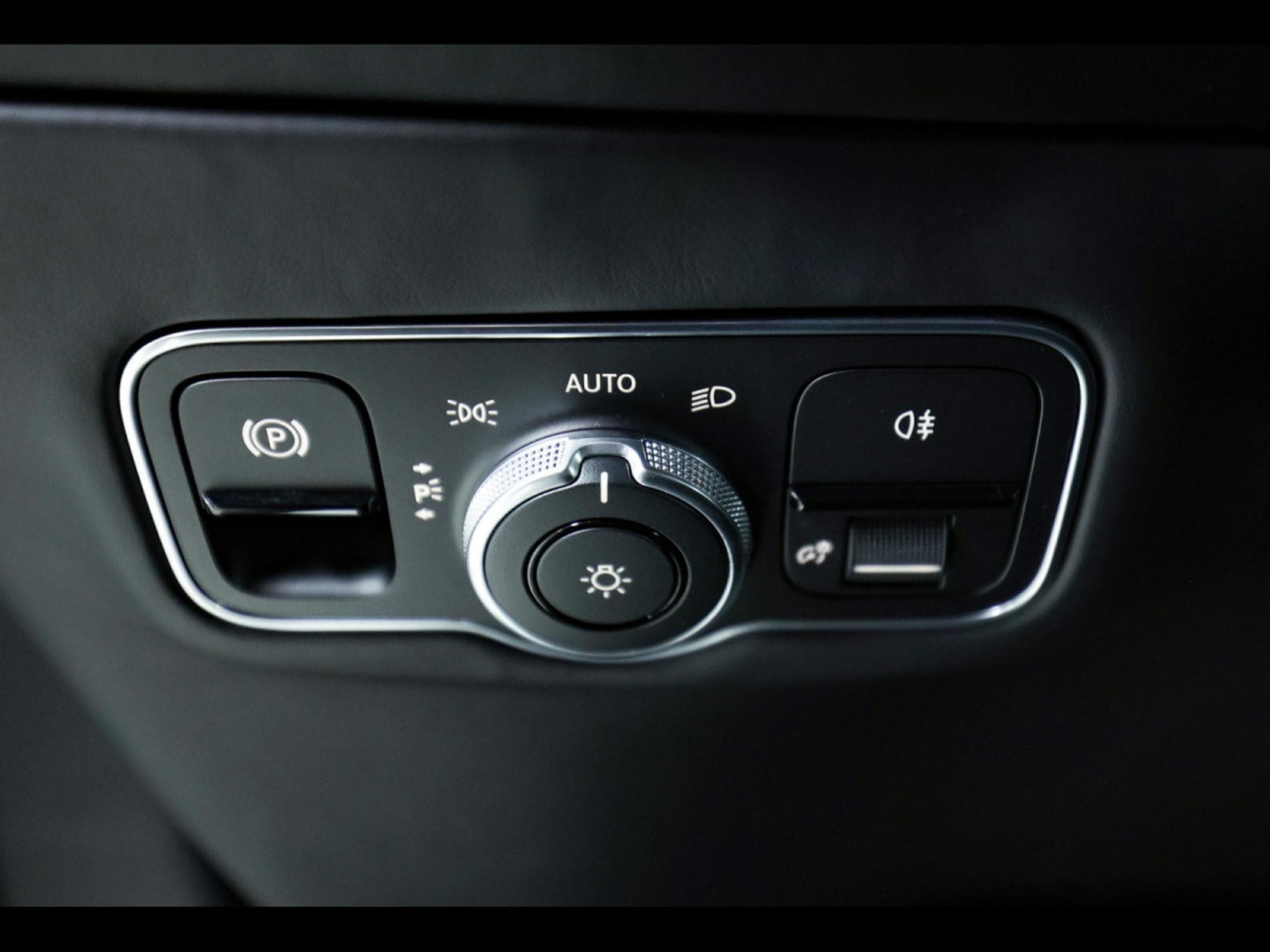 Aston-Martin DBX 707 4.0 V8 - ONYX BLACK METALLIC (2023) - Photo 20