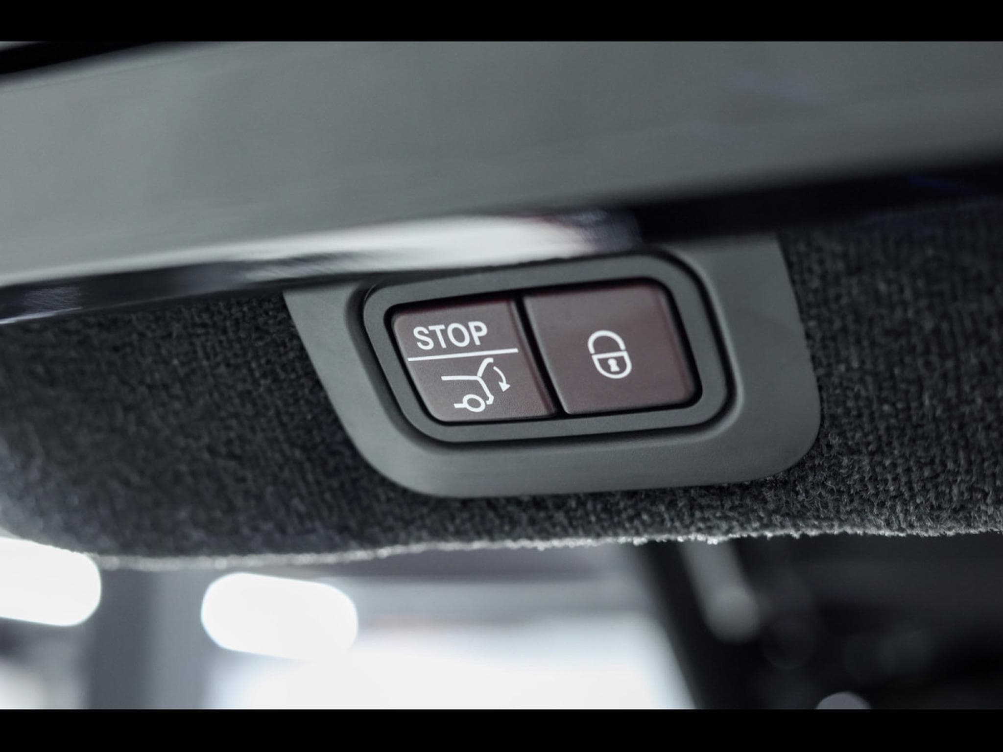 Aston-Martin DBX 707 4.0 V8 - ONYX BLACK METALLIC (2023) - Photo 23