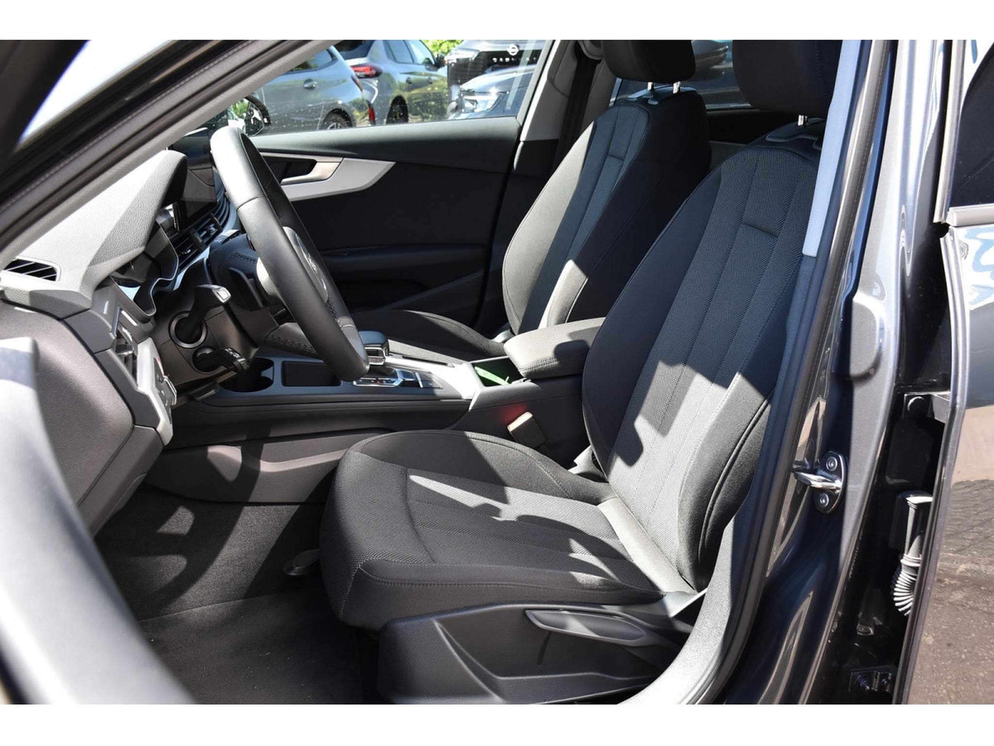 Audi A4 Avant 30 TDI Advanced S-Tronic GPS LANE GARANTIE 05/2029 (2024) - Foto 6