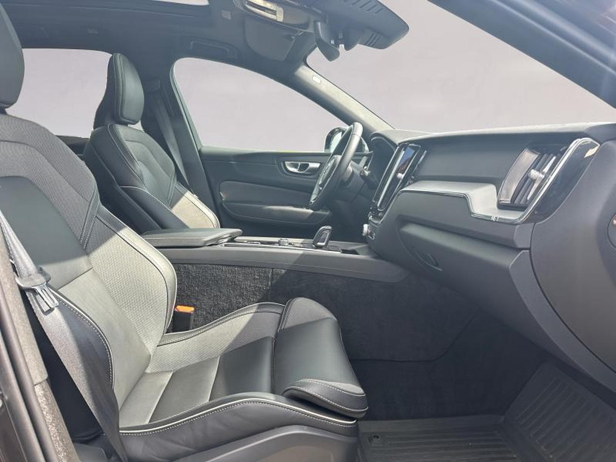 Volvo XC60 XC60 B4 R-Design (2022) - Photo 13
